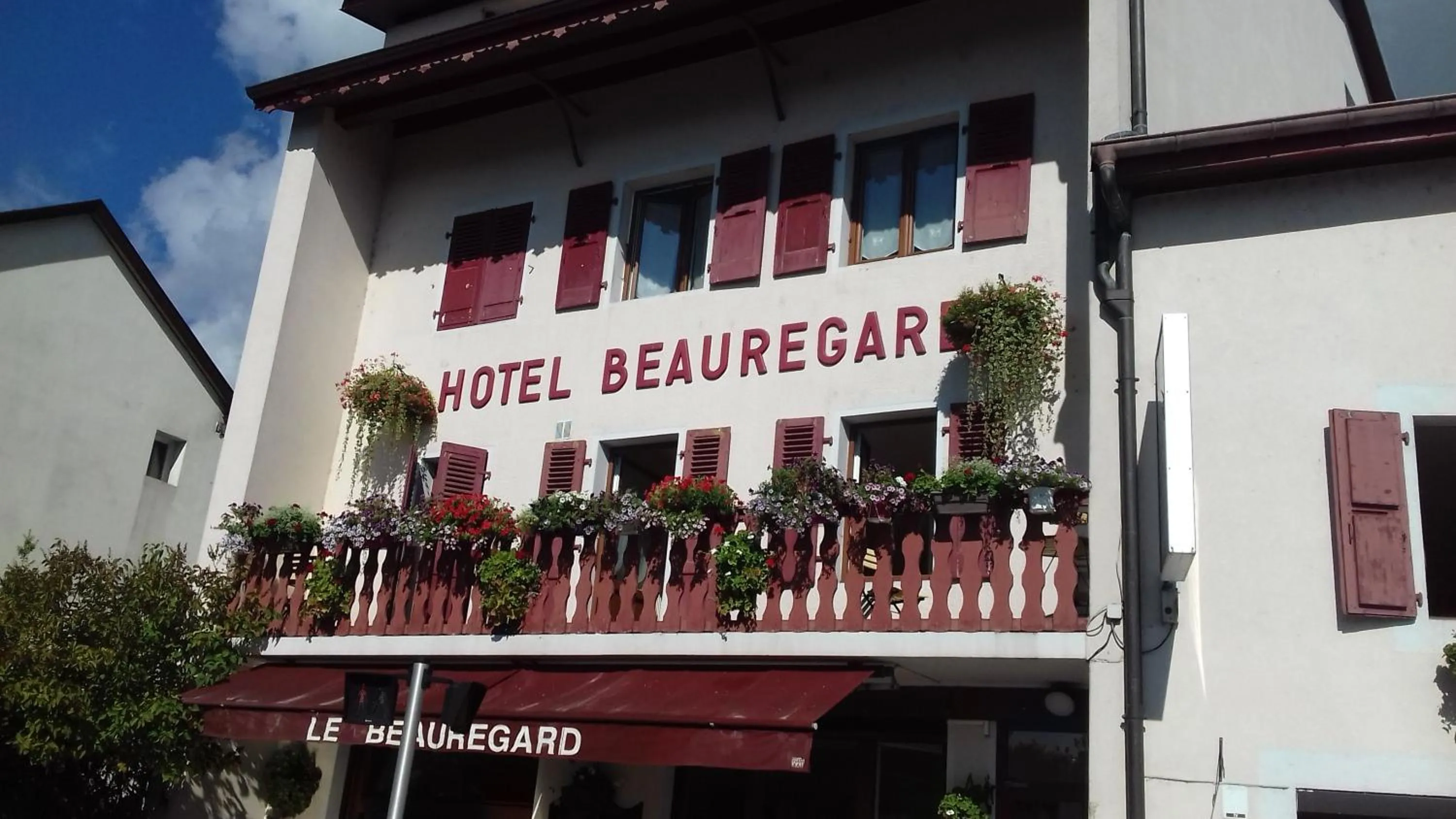 Facade/entrance in Hotel Le Beauregard