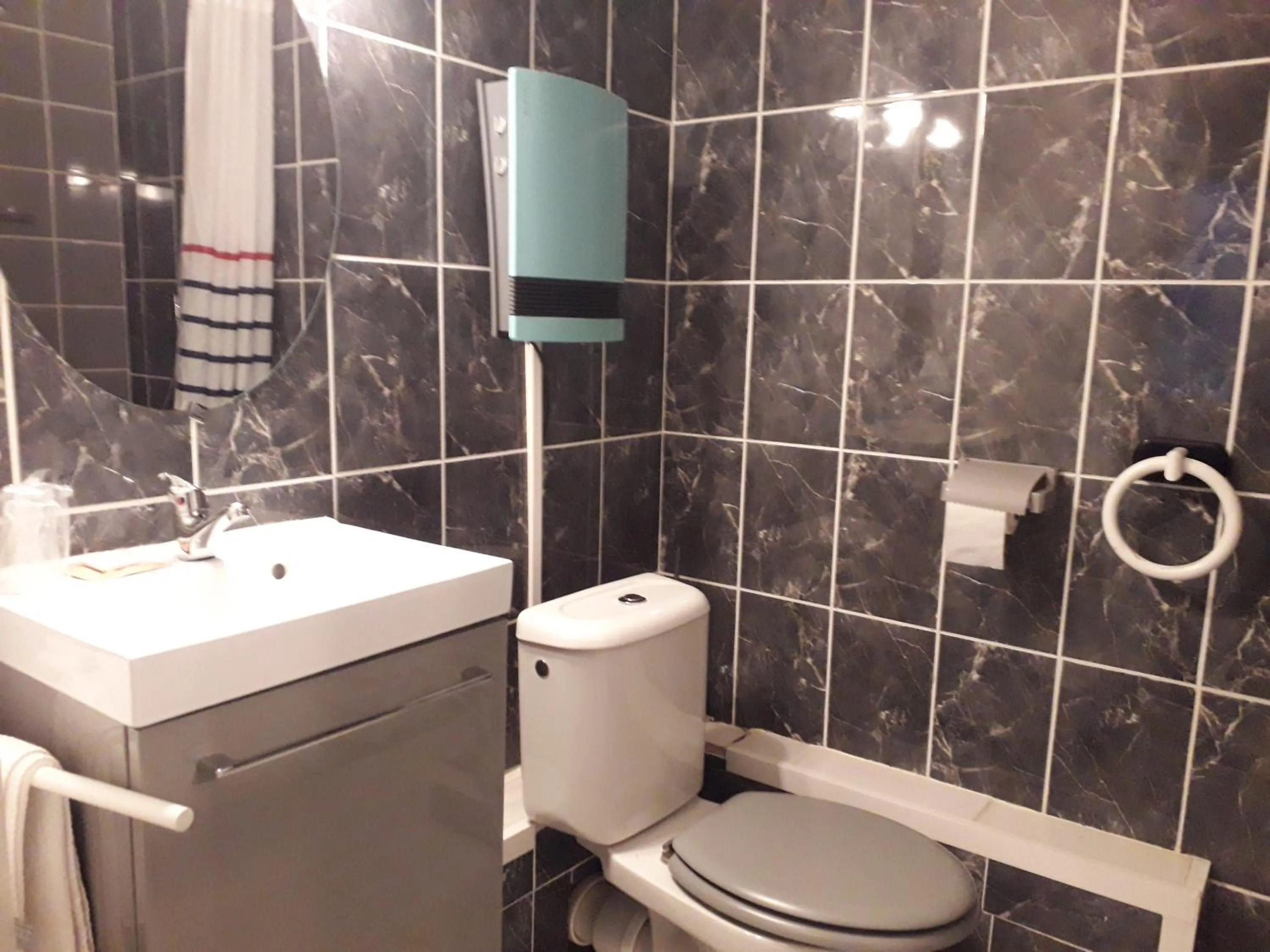 Bed in Hotel Le Beauregard