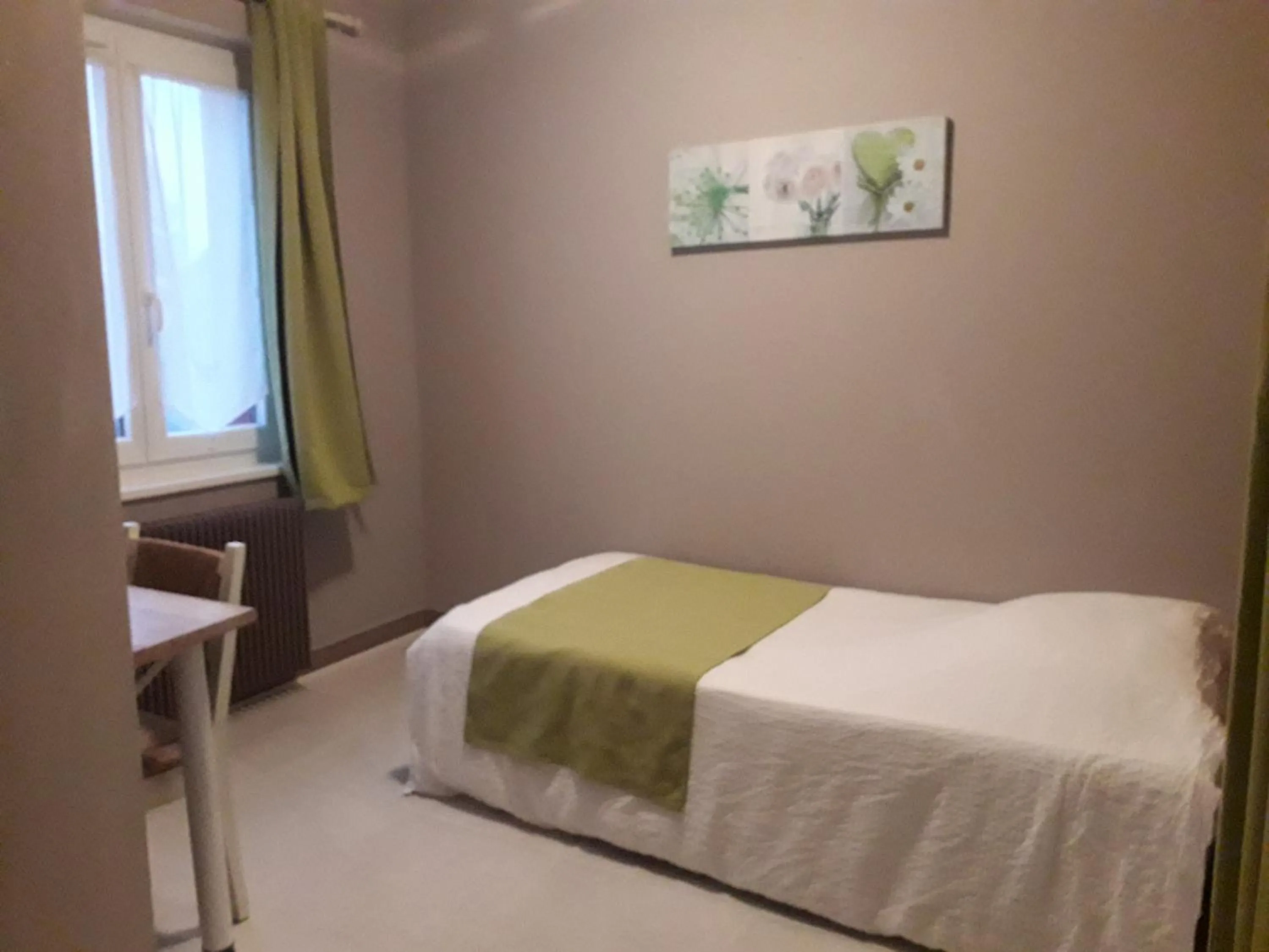 Photo of the whole room in Hotel Le Beauregard