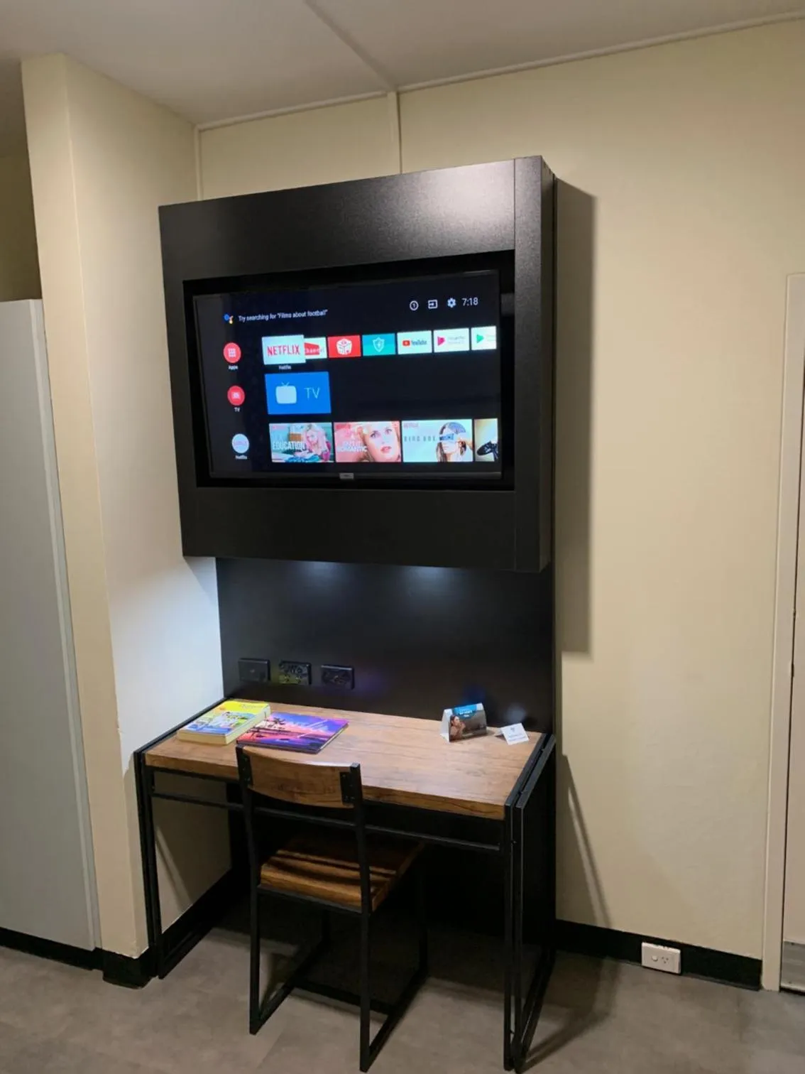 TV and multimedia in The Stuart Hotel-Motel