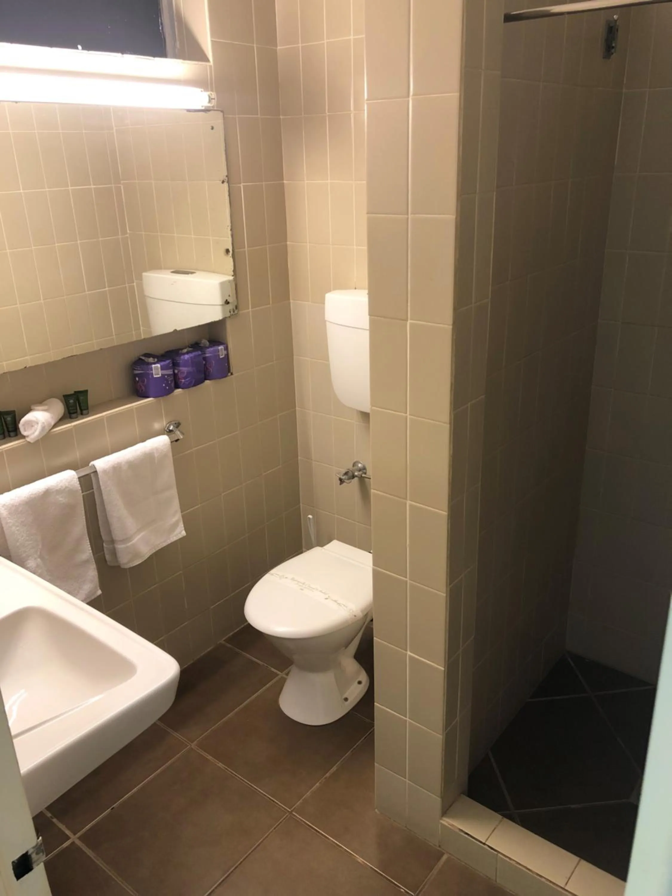 Bathroom in The Stuart Hotel-Motel