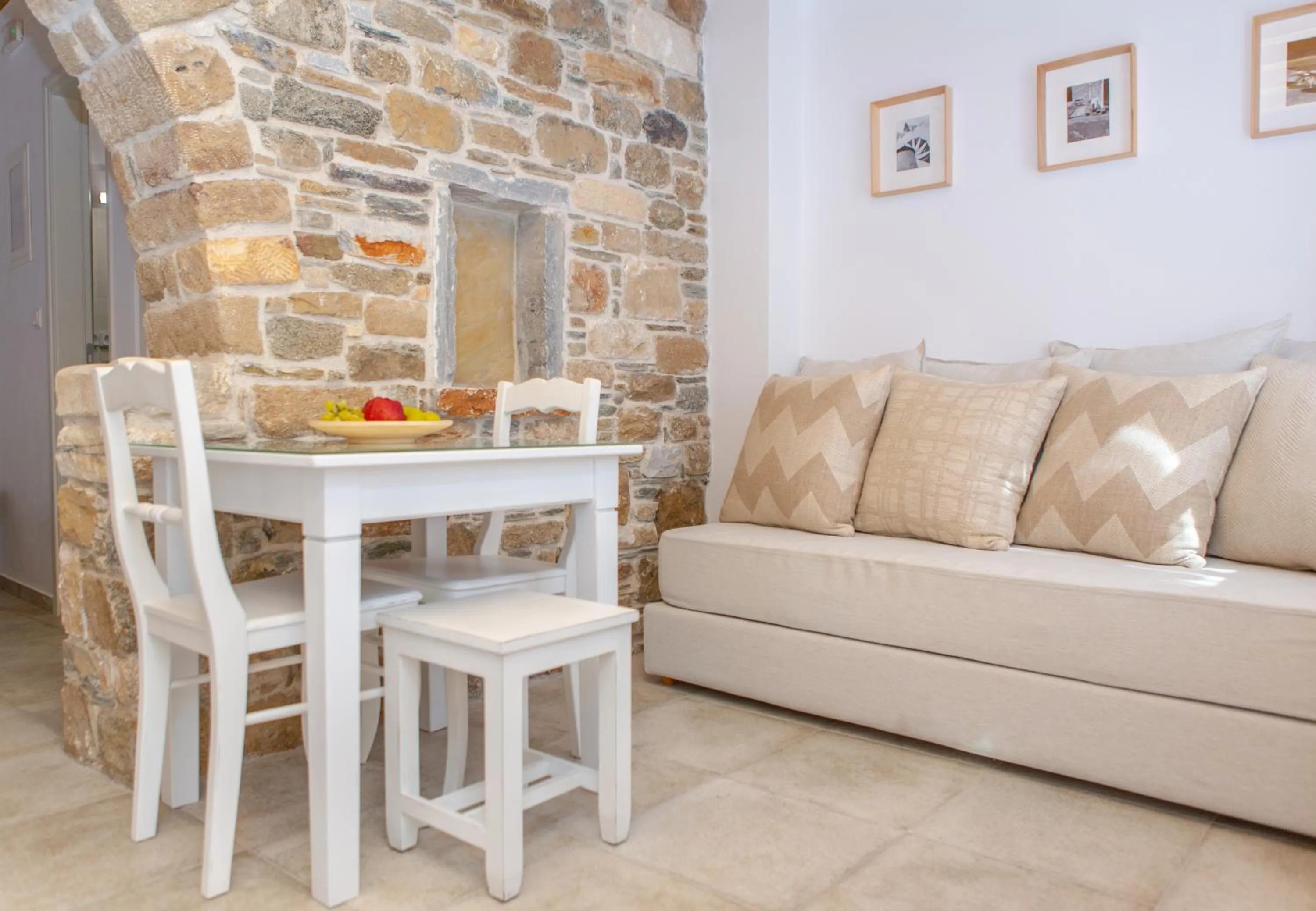 Seating area in Castle Mansions