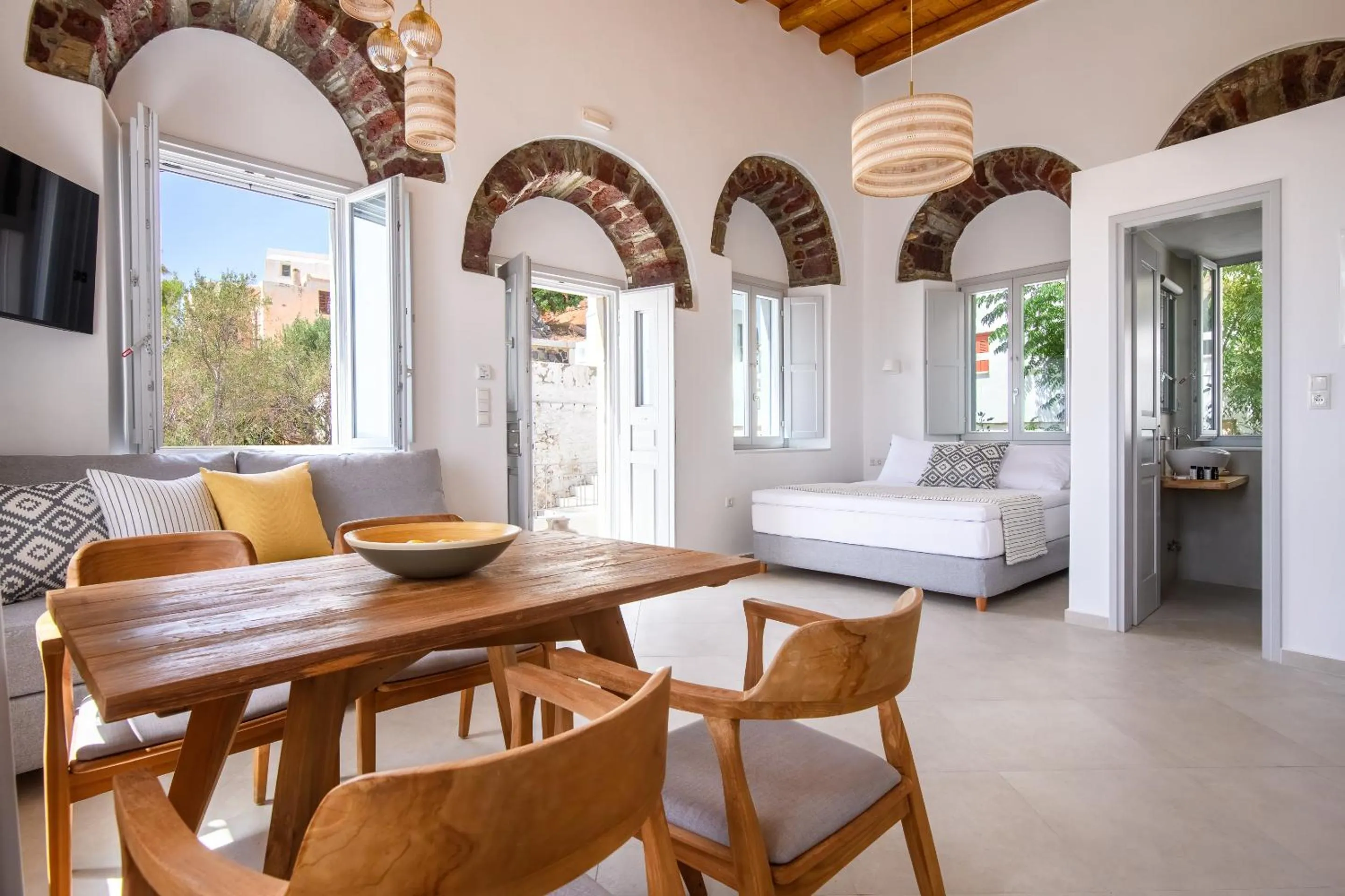 Photo of the whole room, Bed in Castle Mansions