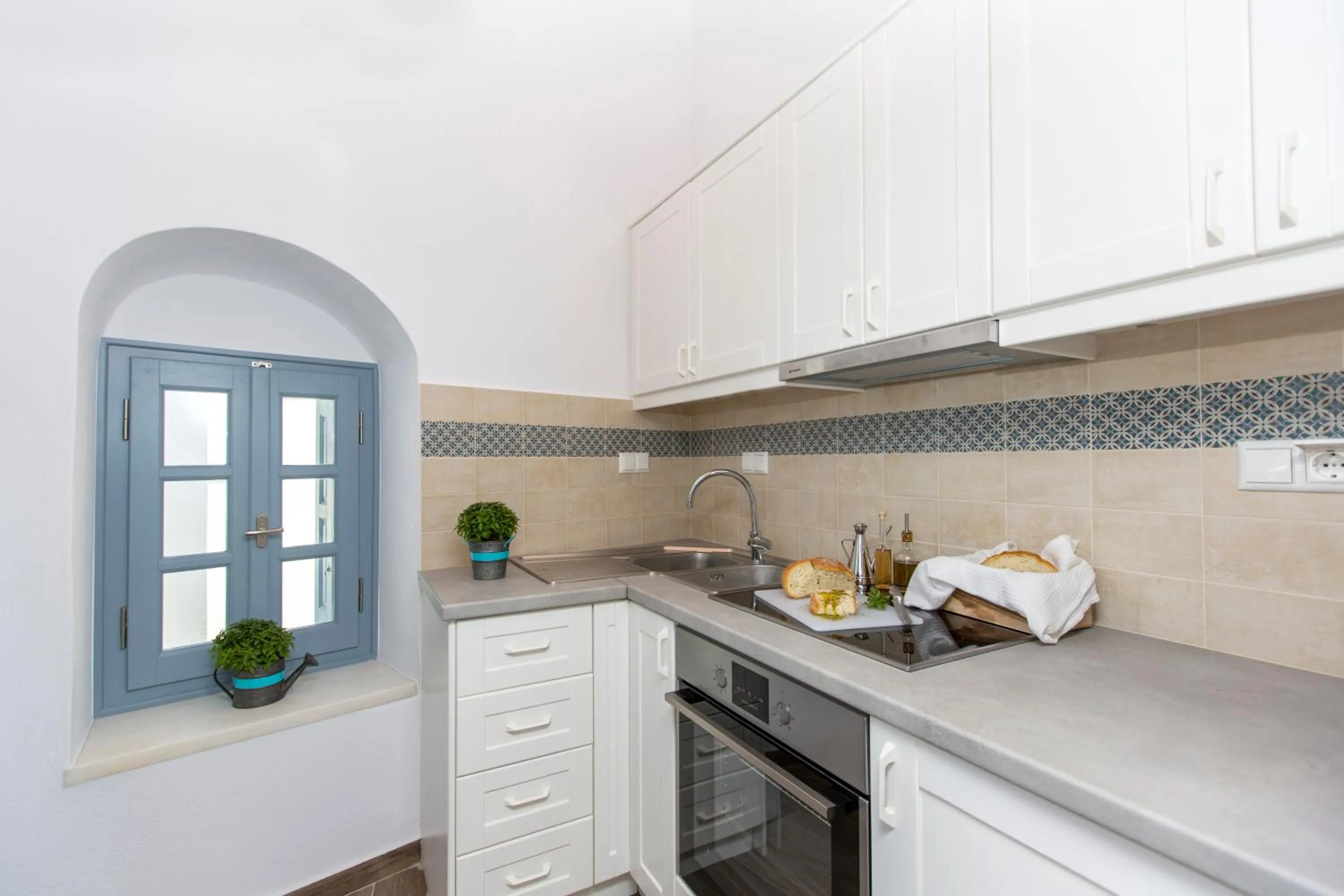 Kitchen or kitchenette in Castle Mansions