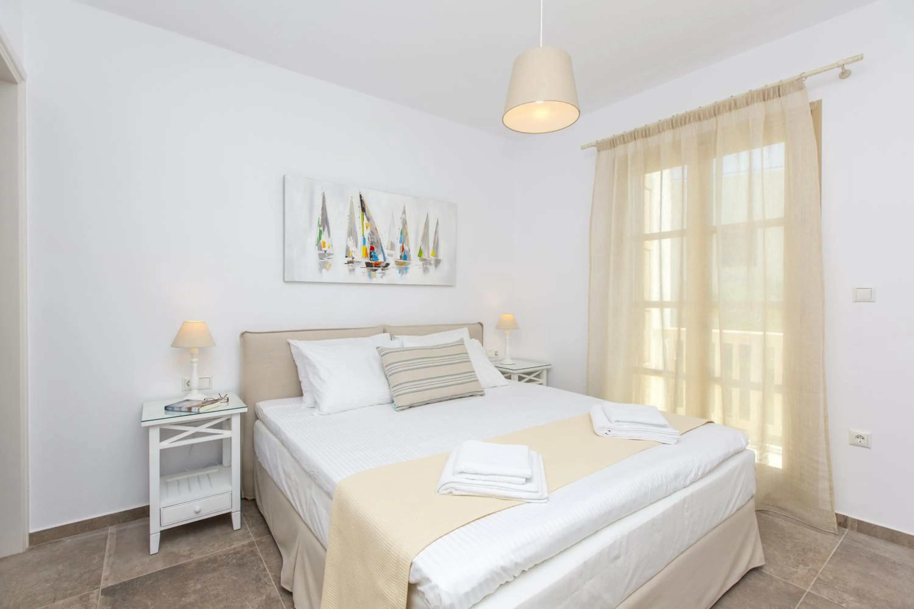 Bedroom, Bed in Castle Mansions