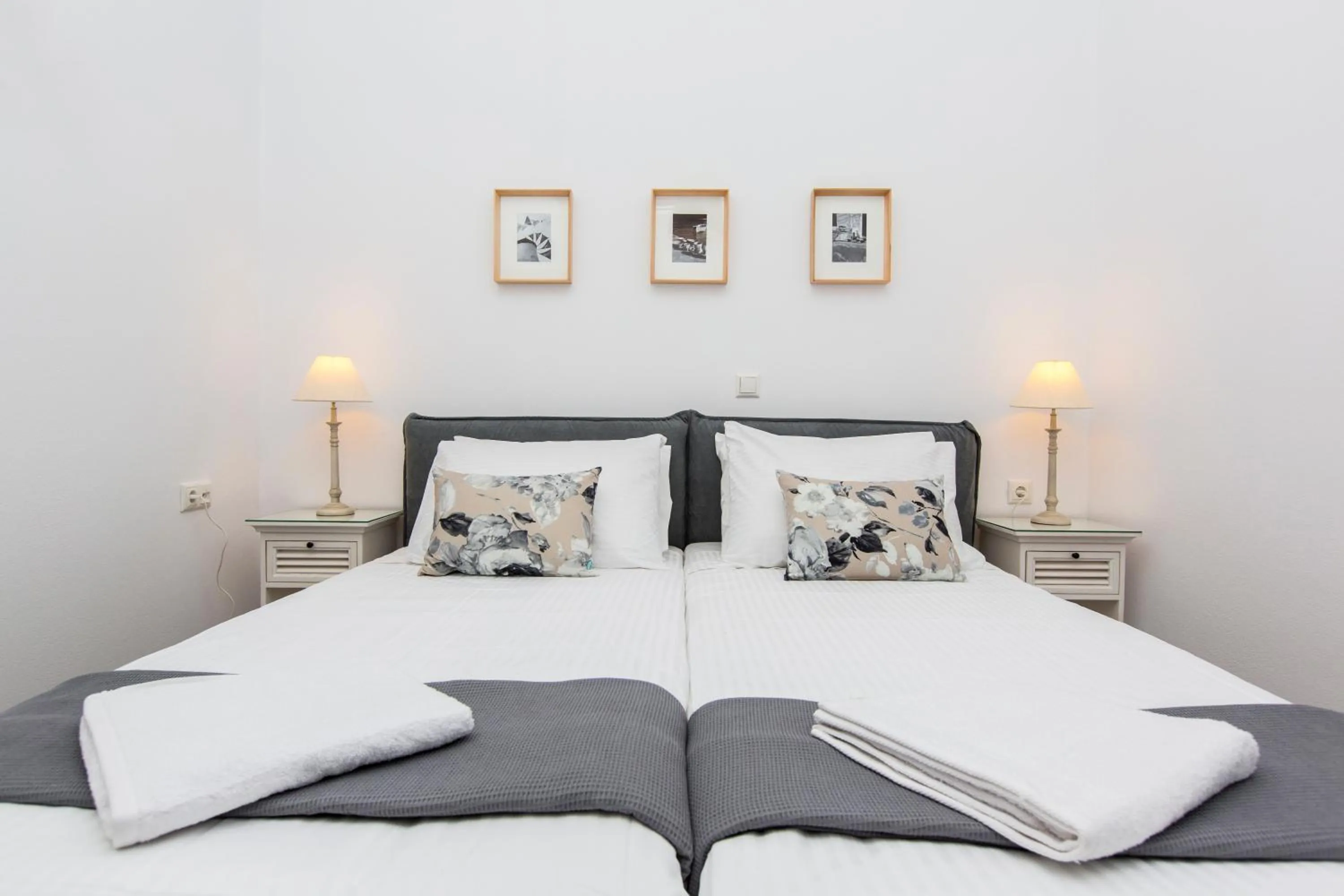 Bedroom, Bed in Castle Mansions