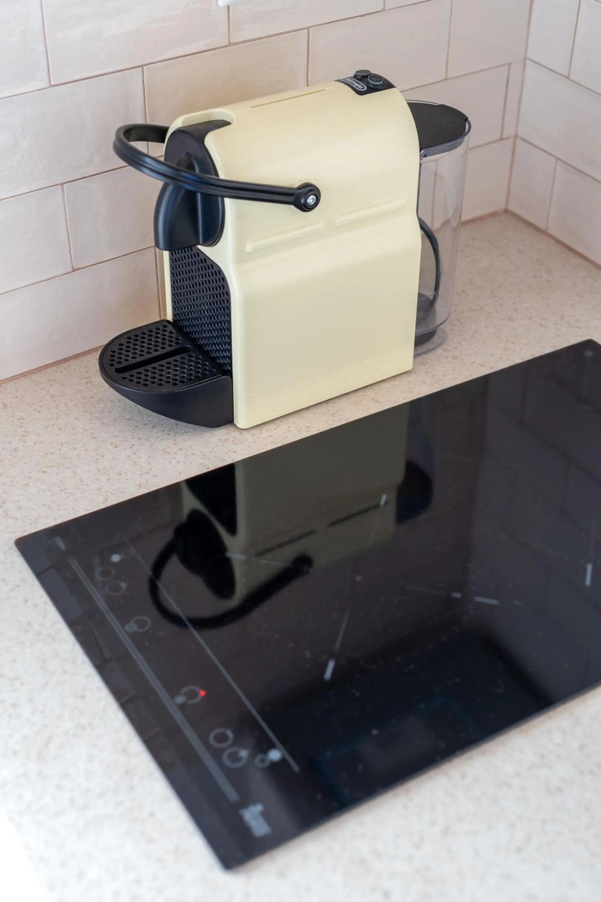 Coffee/tea facilities in Castle Mansions