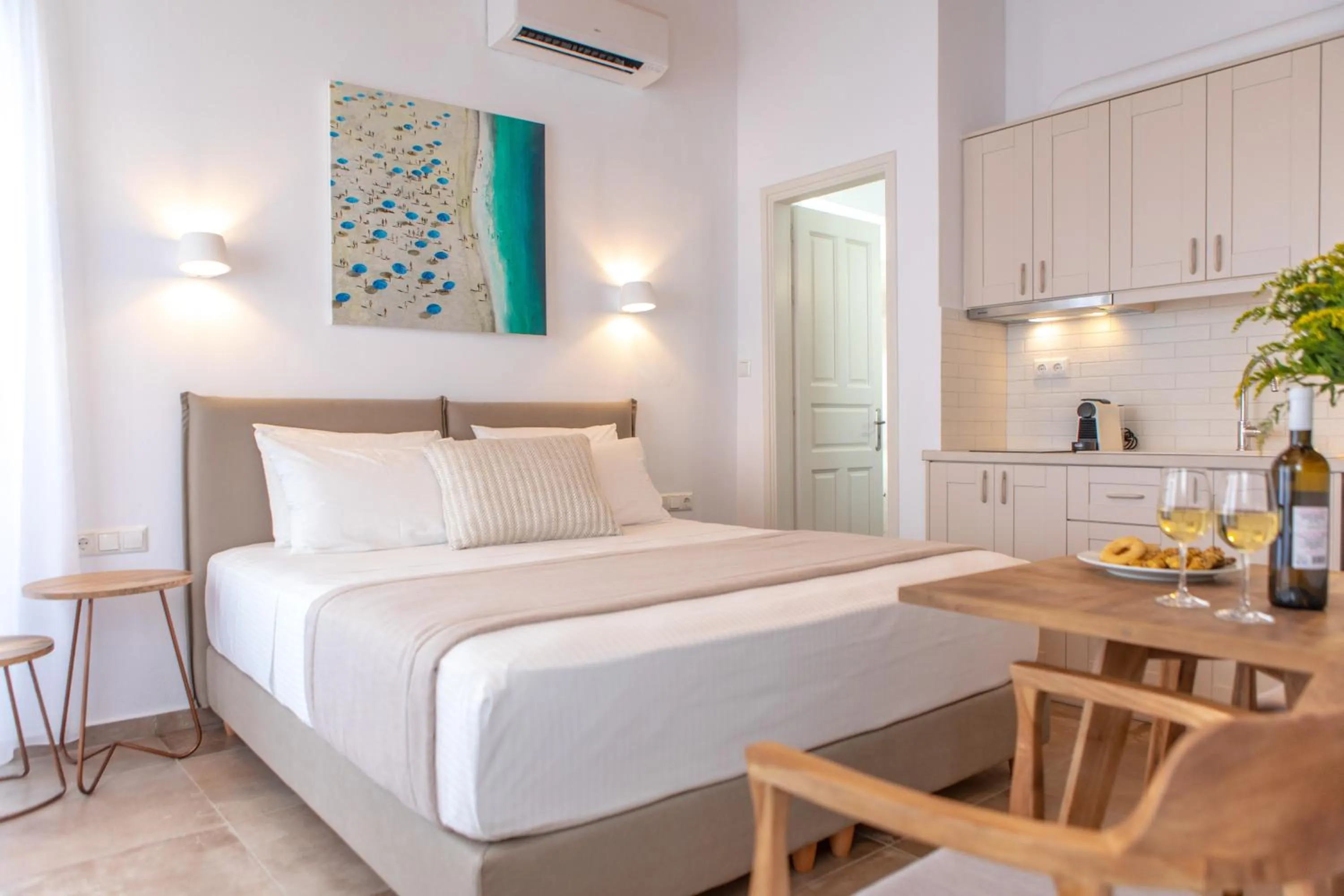 Photo of the whole room, Bed in Castle Mansions