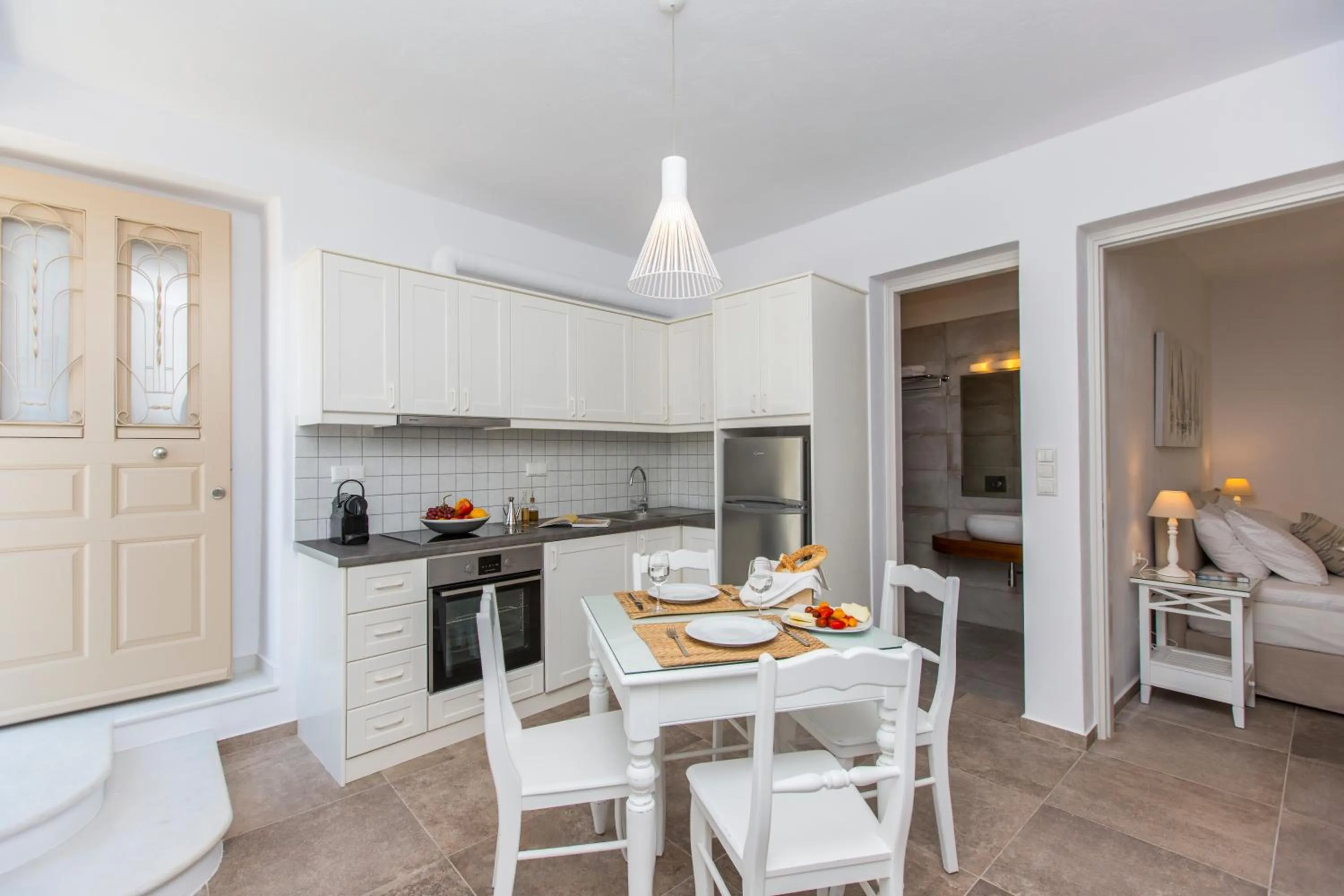 Kitchen or kitchenette in Castle Mansions