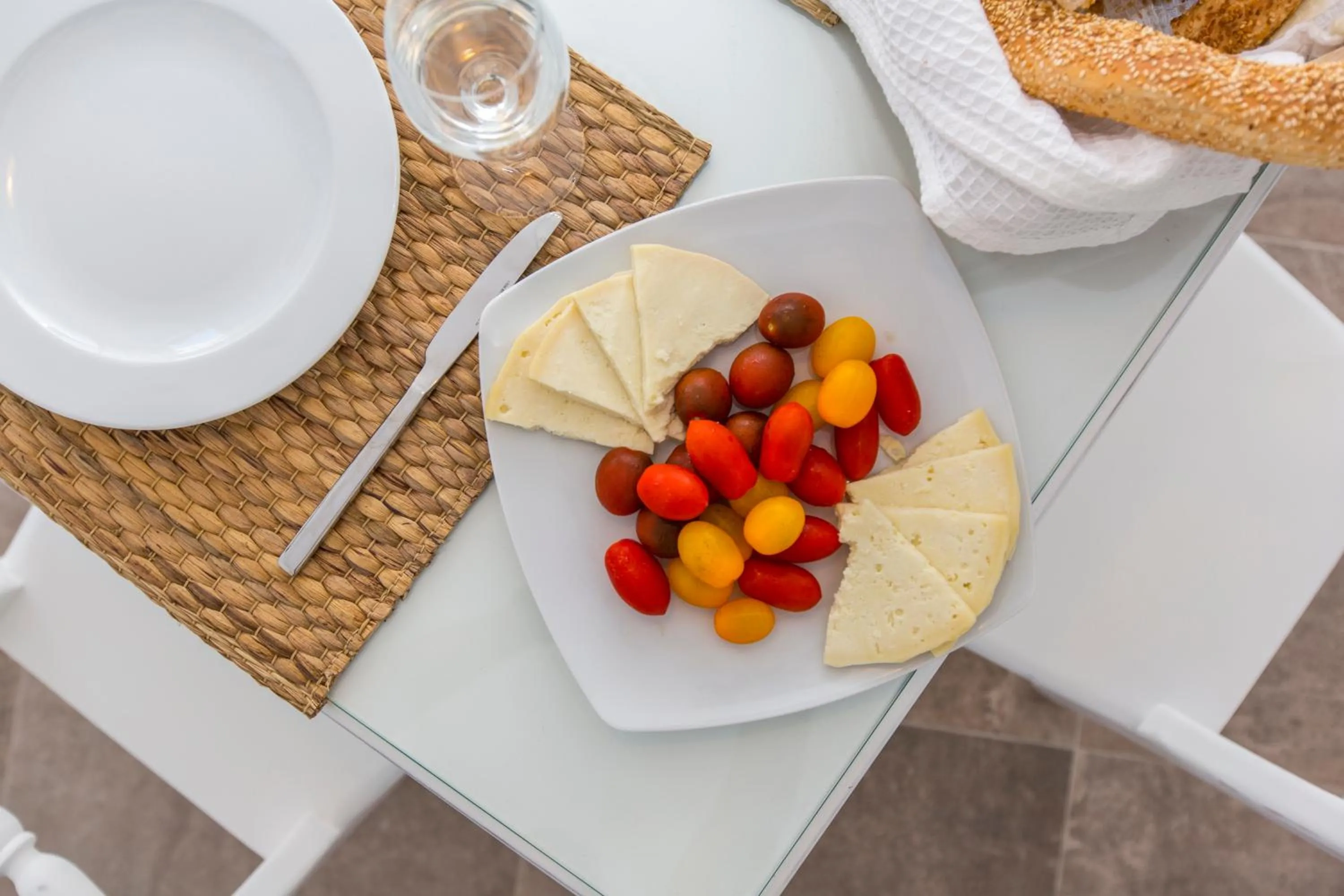 Food and drinks in Castle Mansions