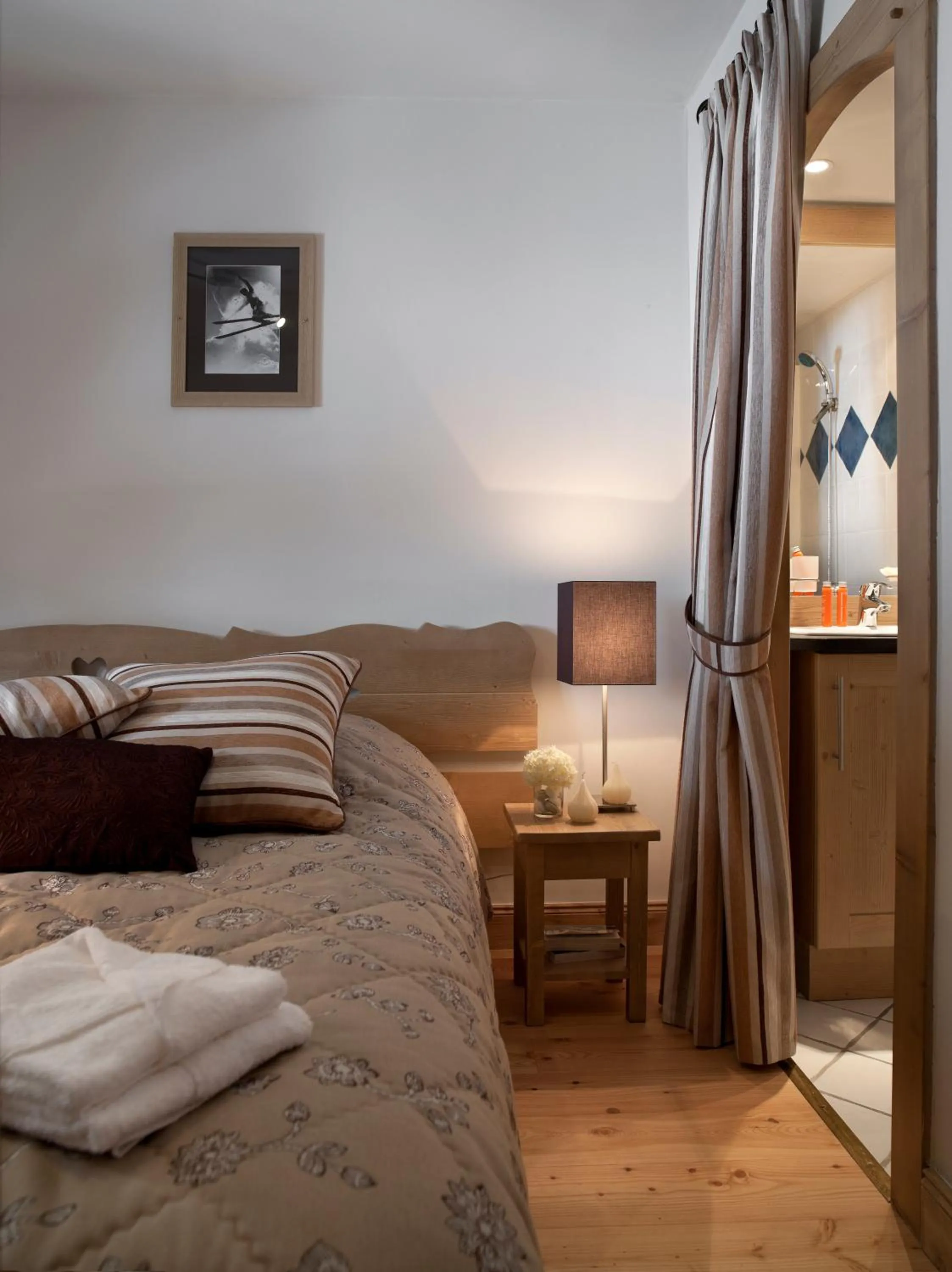 Bedroom, Bed in CGH Résidences & Spas Les Chalets de Jouvence