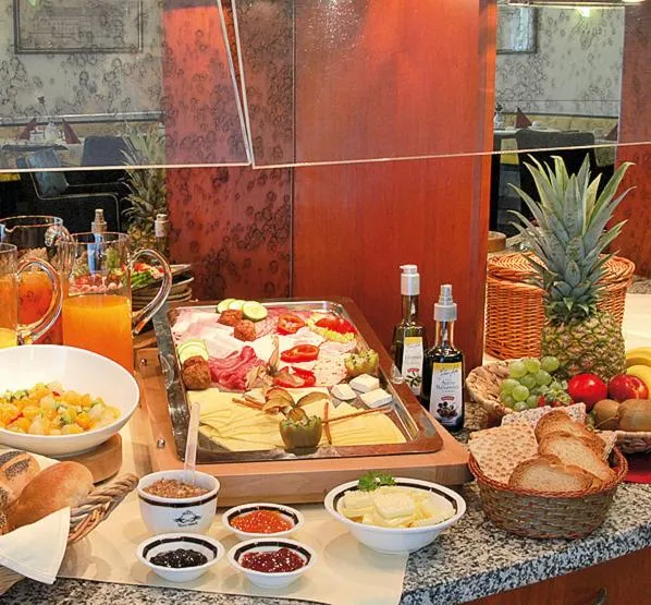 Food in Sax Imperial