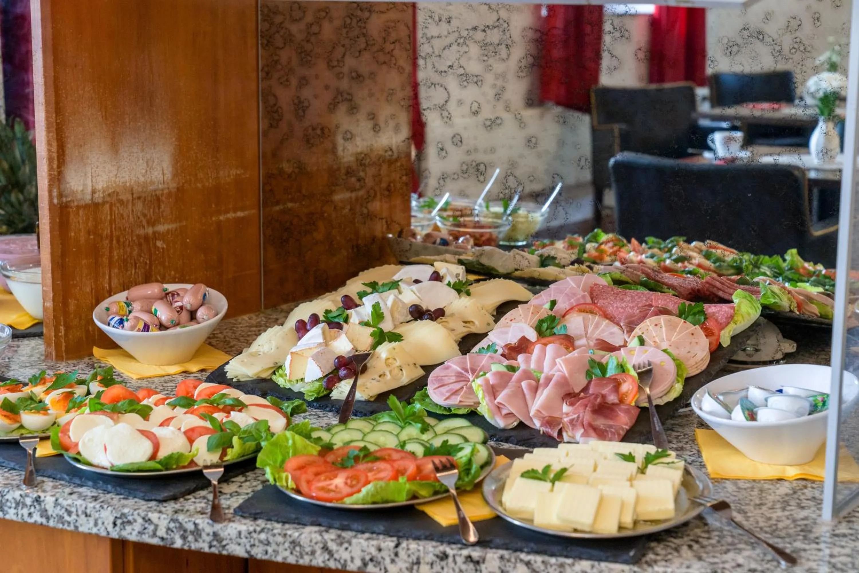 Buffet breakfast in Sax Imperial