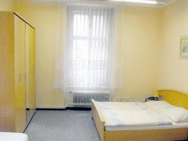 Bed in Dexter
