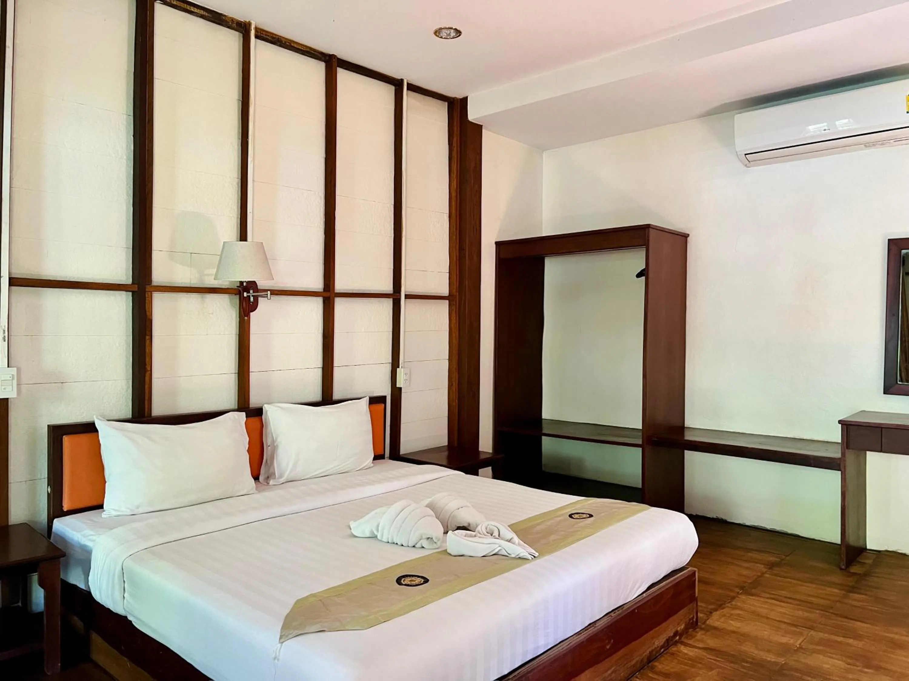 Bed in Dream Valley Resort, Tonsai Beach