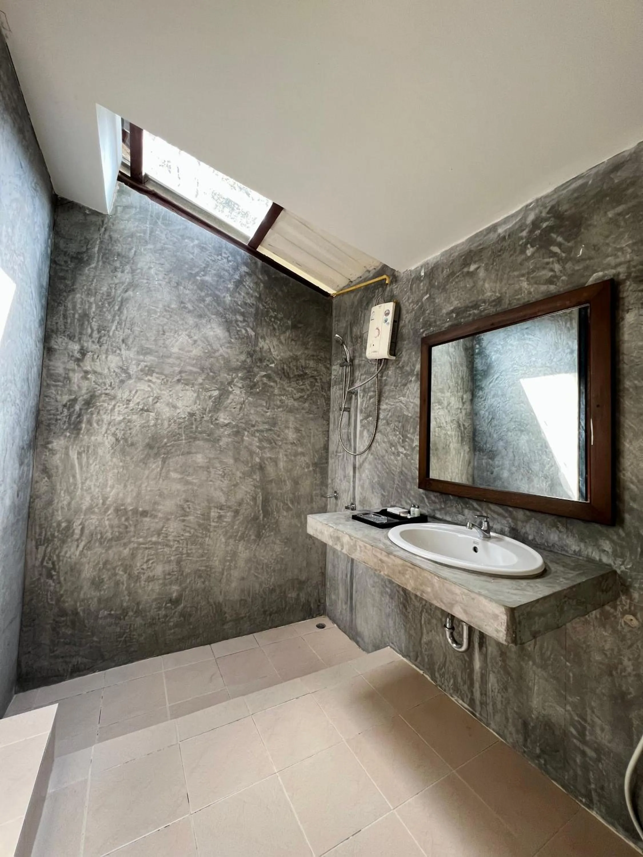 Bathroom, Bed in Dream Valley Resort, Tonsai Beach