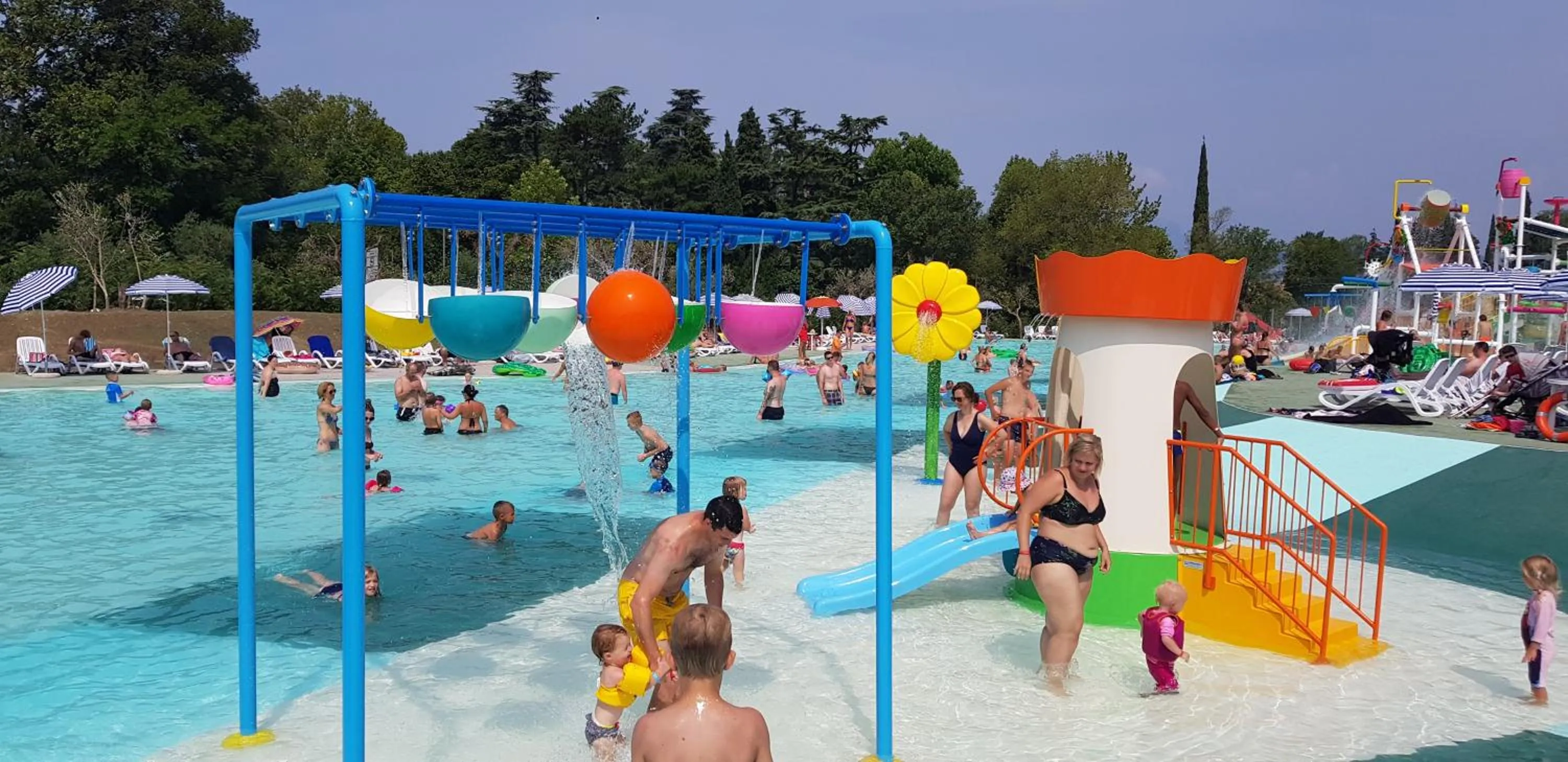 Swimming pool in Camping Cisano - San Vito