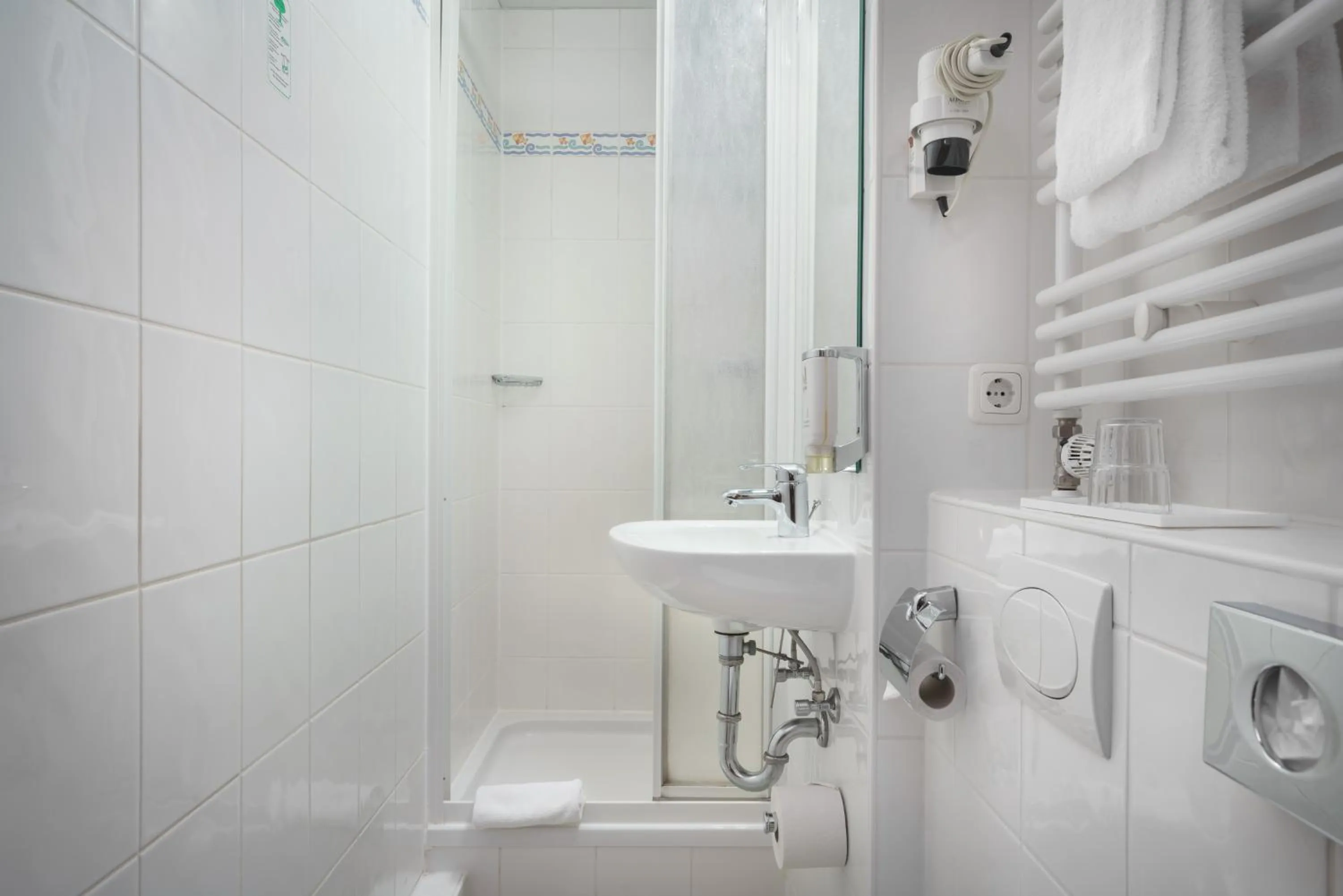 Shower in Hotel Hagemann Hamburg Hafen