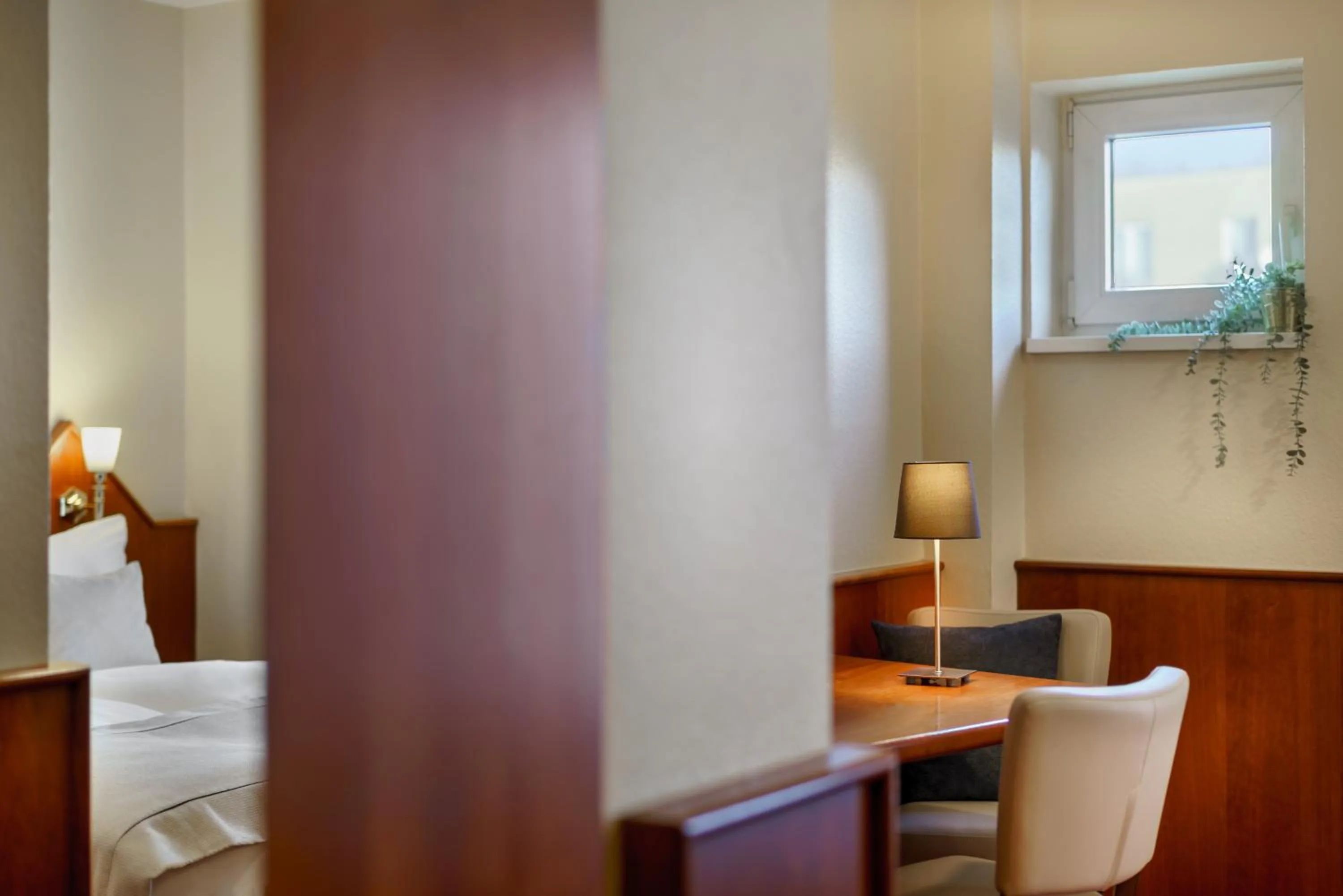 Photo of the whole room, Bed in Hotel Hagemann Hamburg Hafen