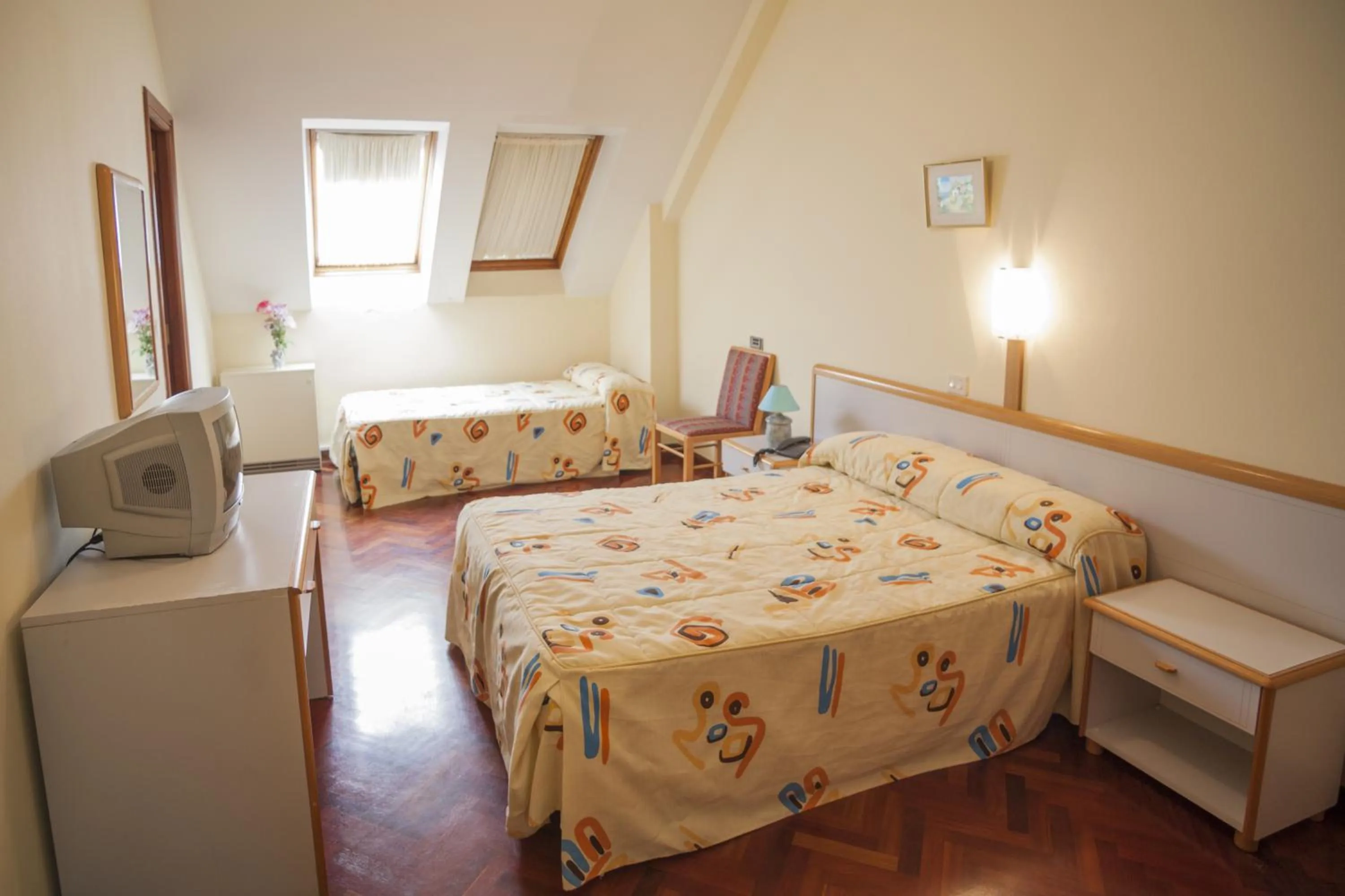 Photo of the whole room, Bed in Hotel Cristal 1