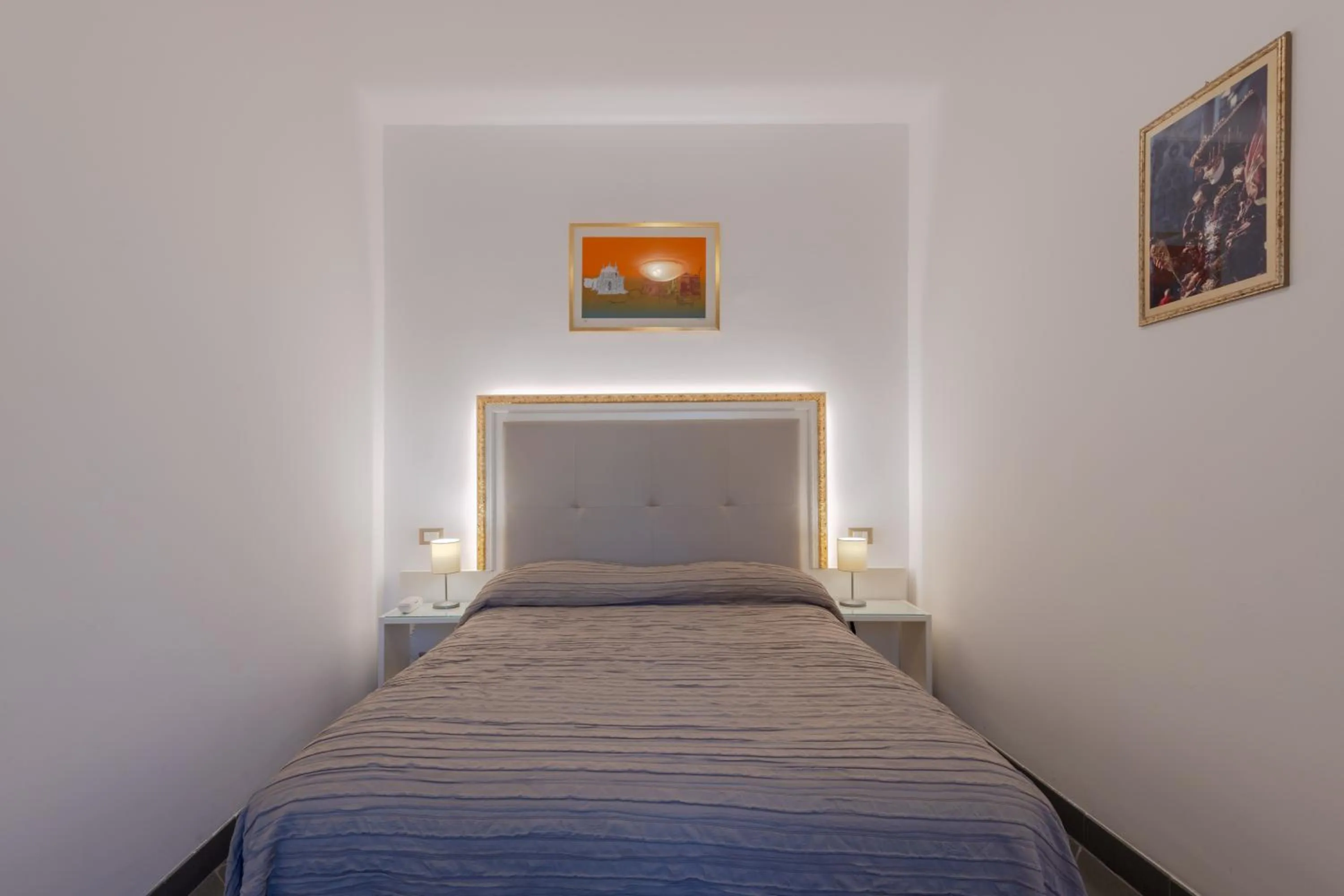 safe, Bed in Hotel Marte