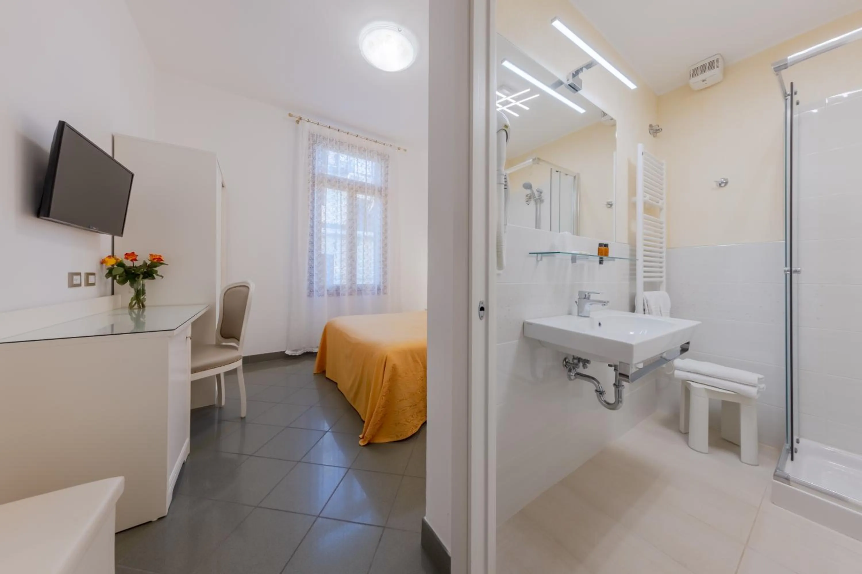 Shower in Hotel Marte