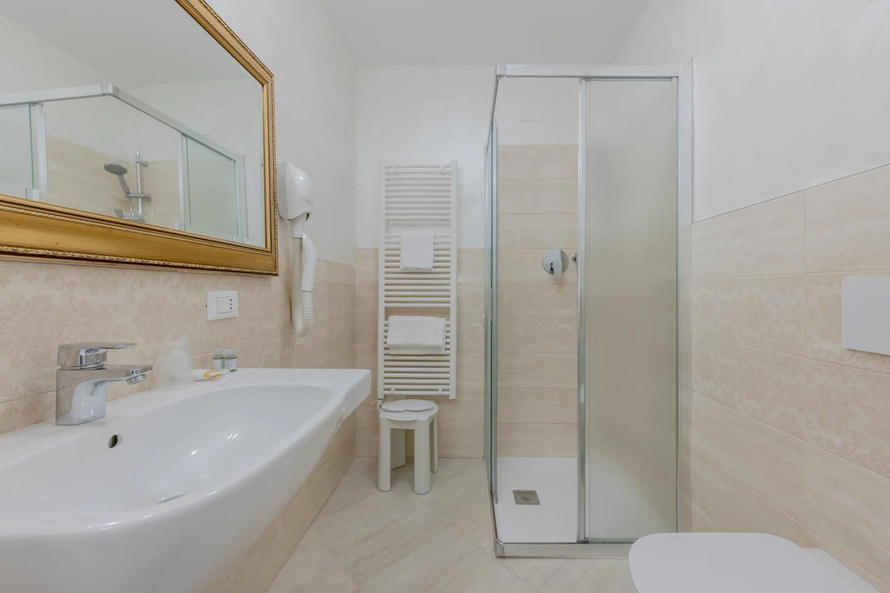 Shower in Hotel Marte