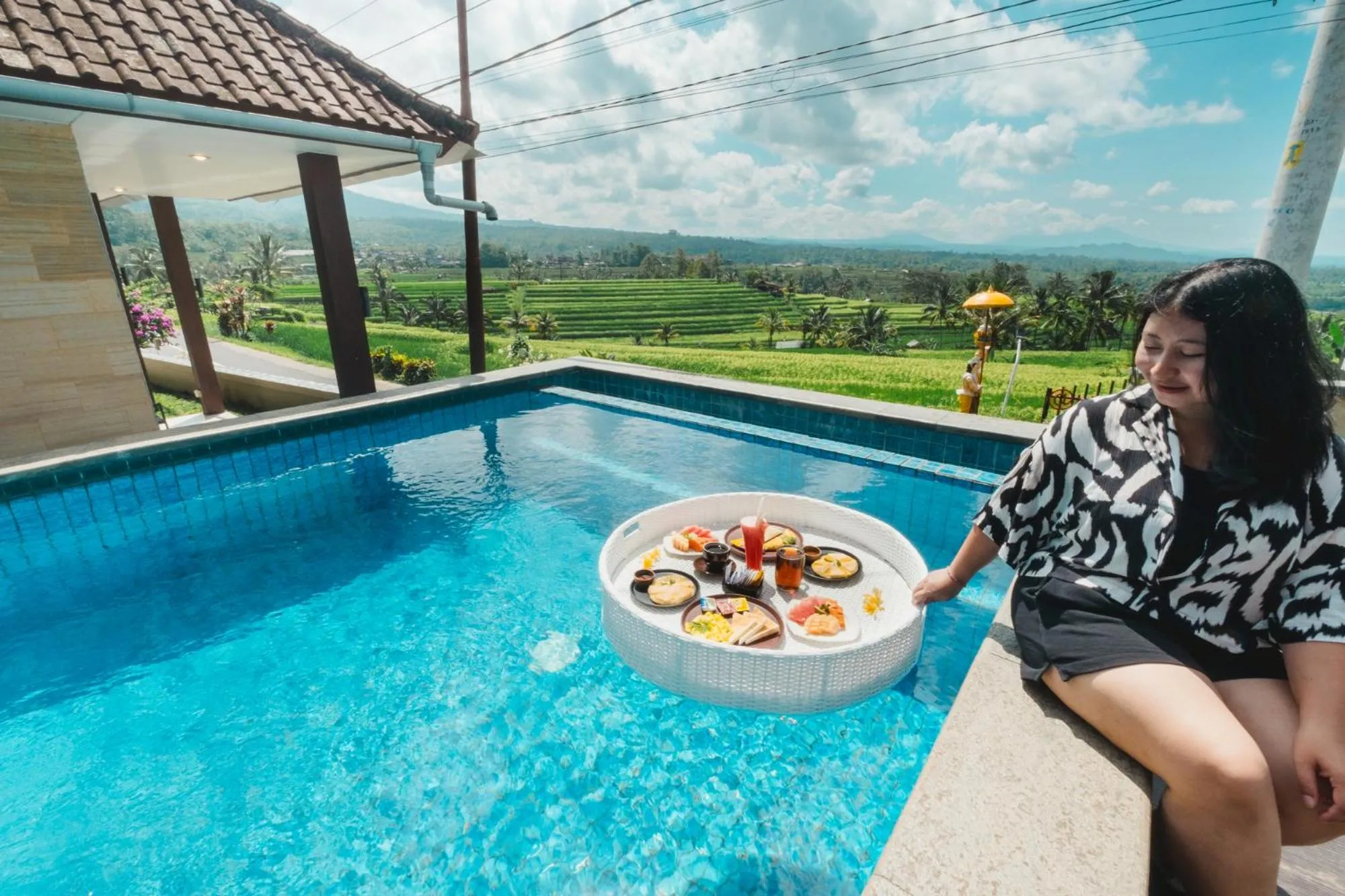 Swimming pool in Bhuana Agung Villa and Restaurant