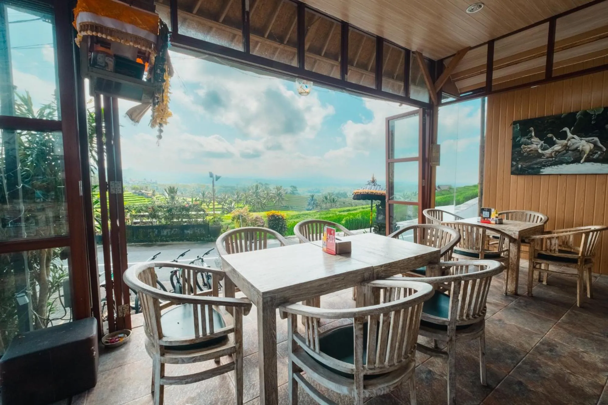 Restaurant/places to eat in Bhuana Agung Villa and Restaurant