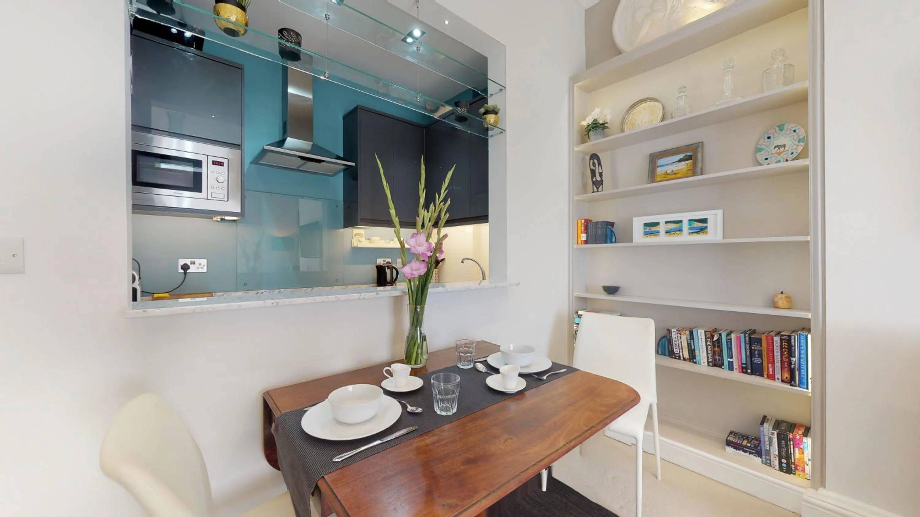 Dining area in Central London Flat in Westminster