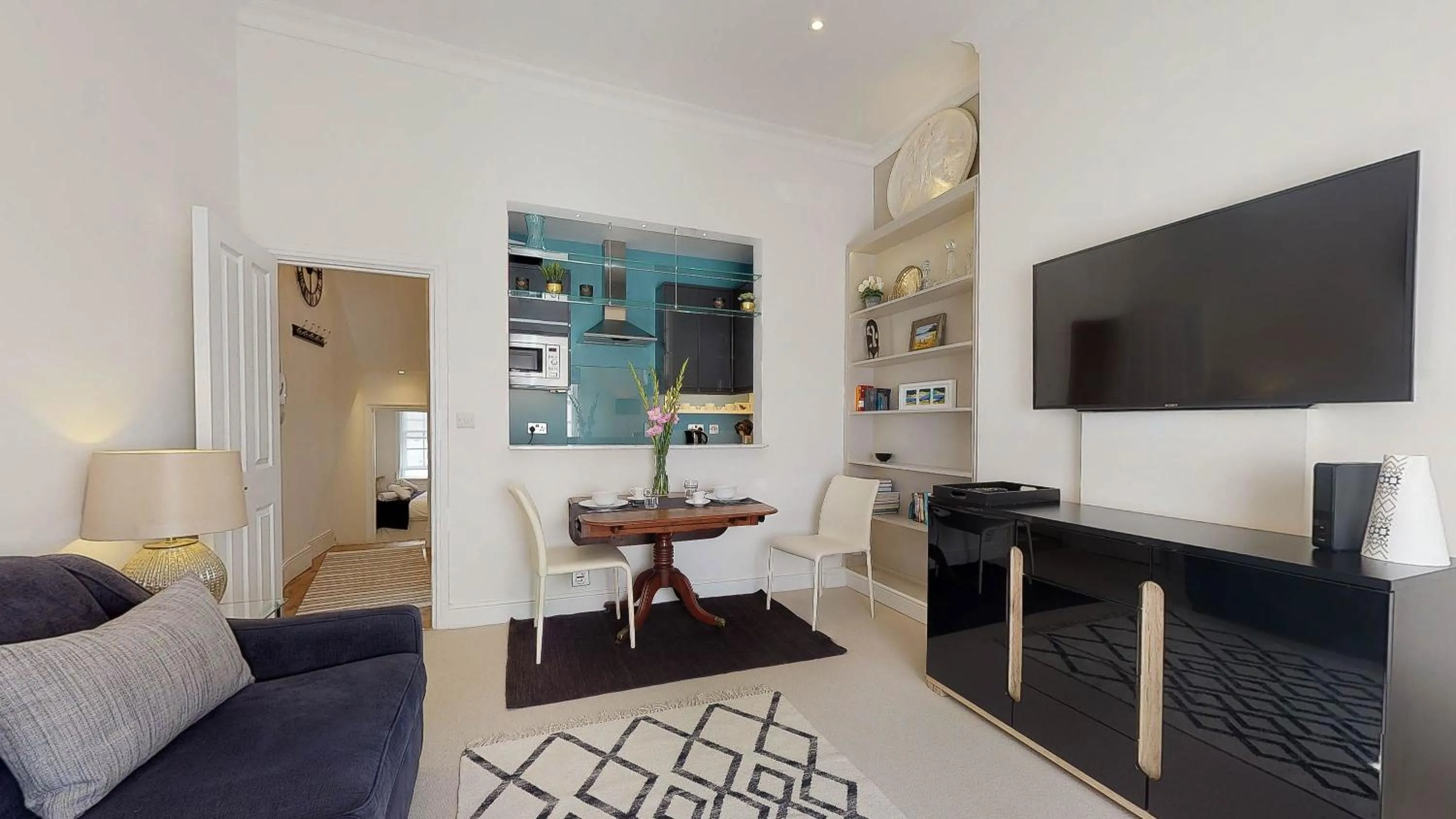 TV and multimedia in Central London Flat in Westminster