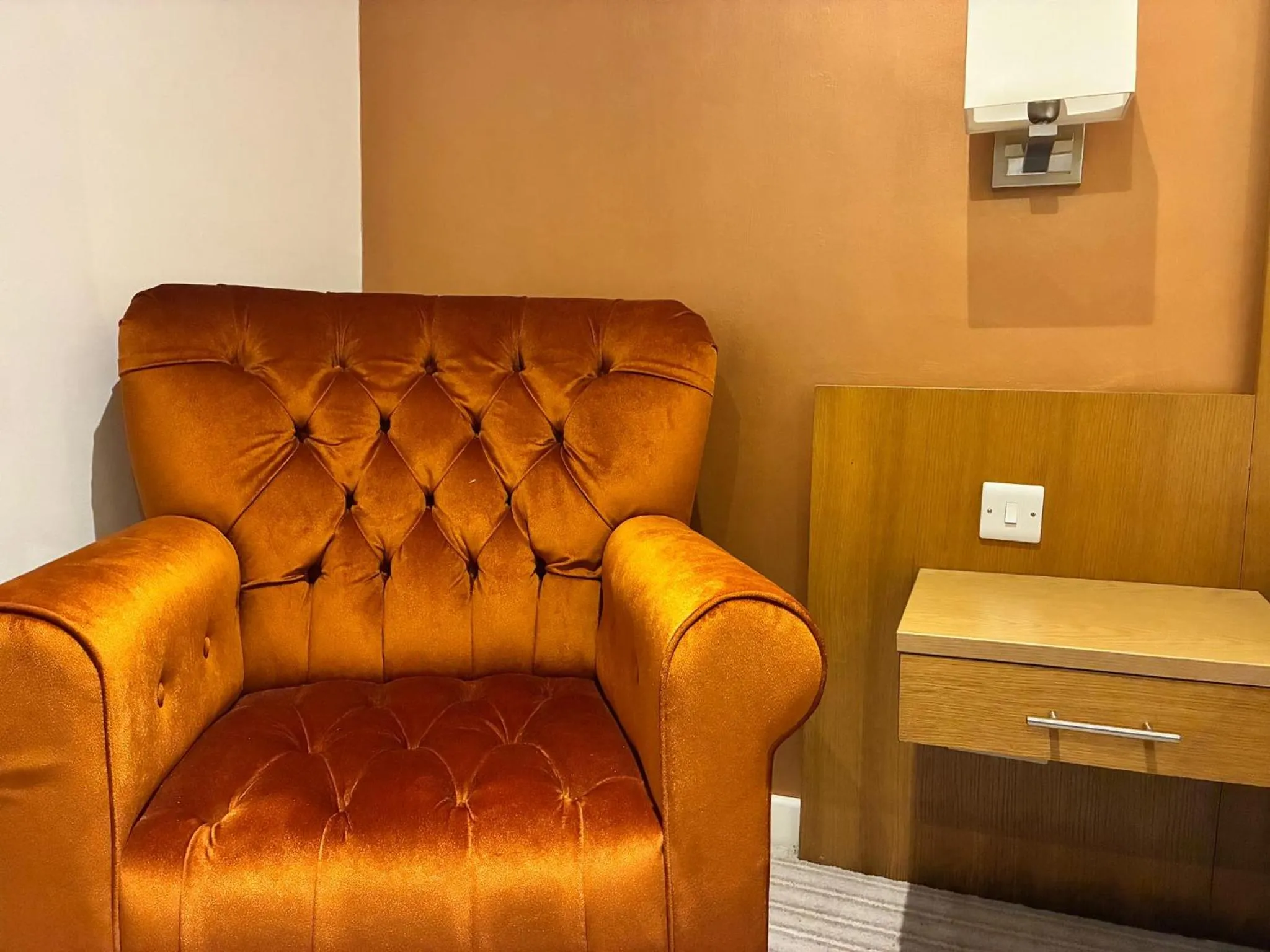 Seating area in Deangate Motel