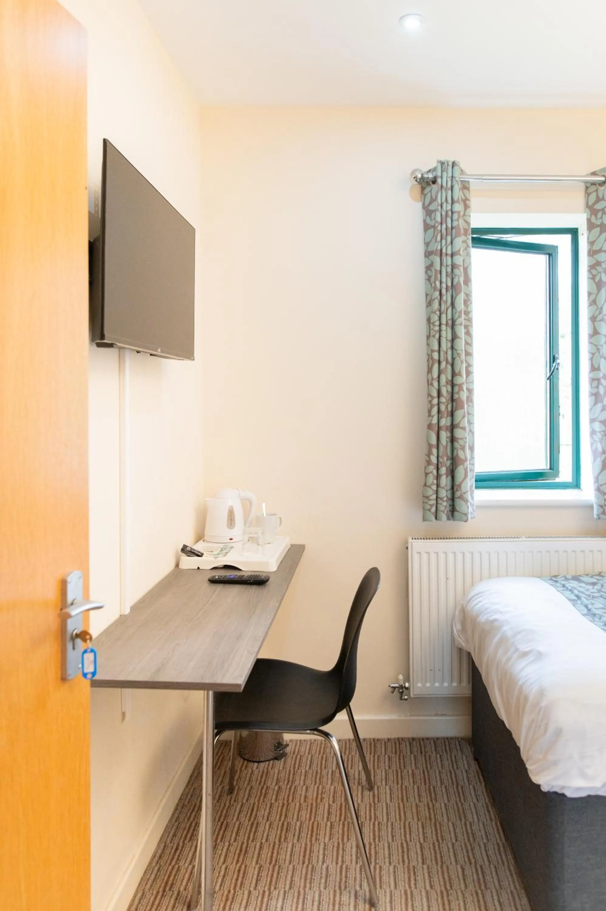 TV and multimedia, Bed in Deangate Motel