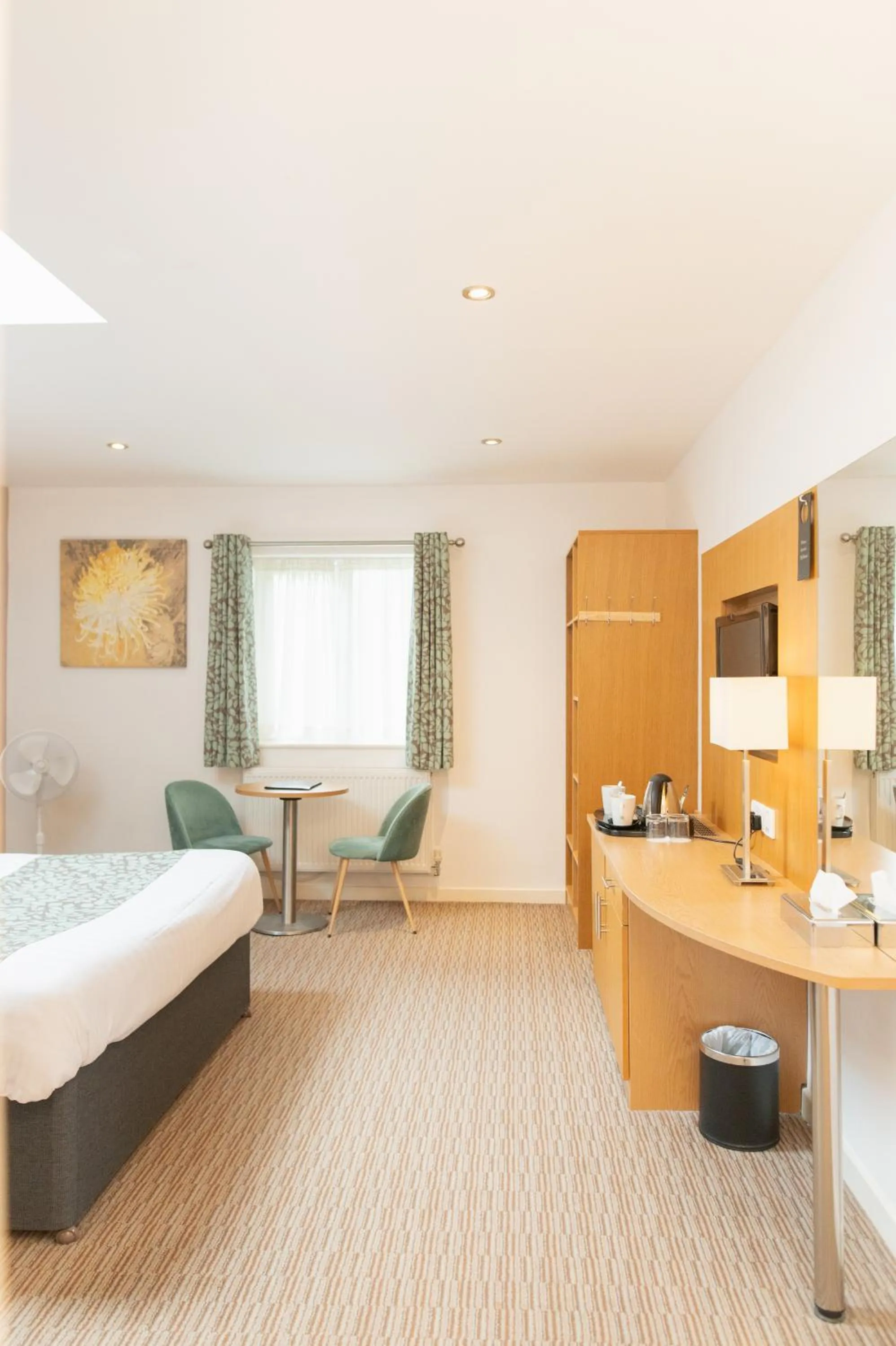 Bed in Deangate Motel