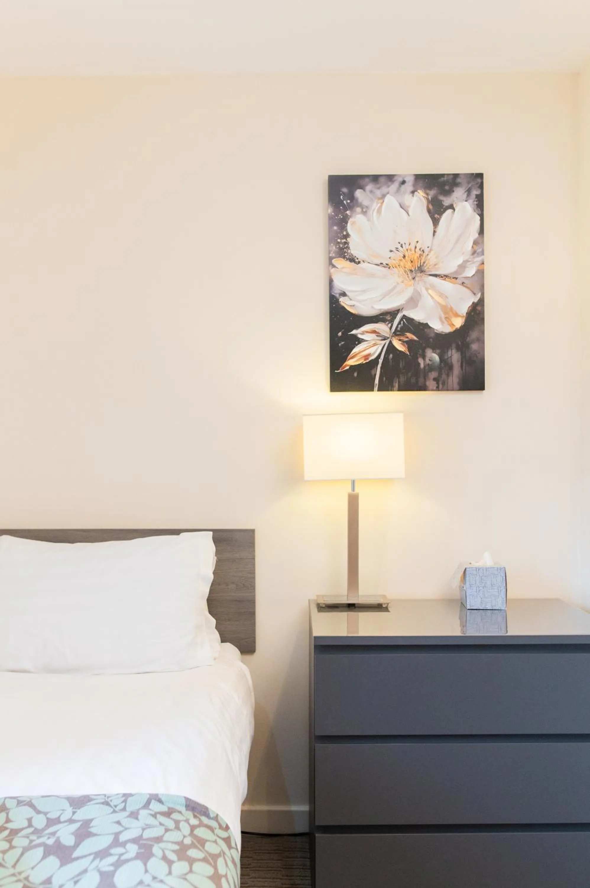 Bed in Deangate Motel