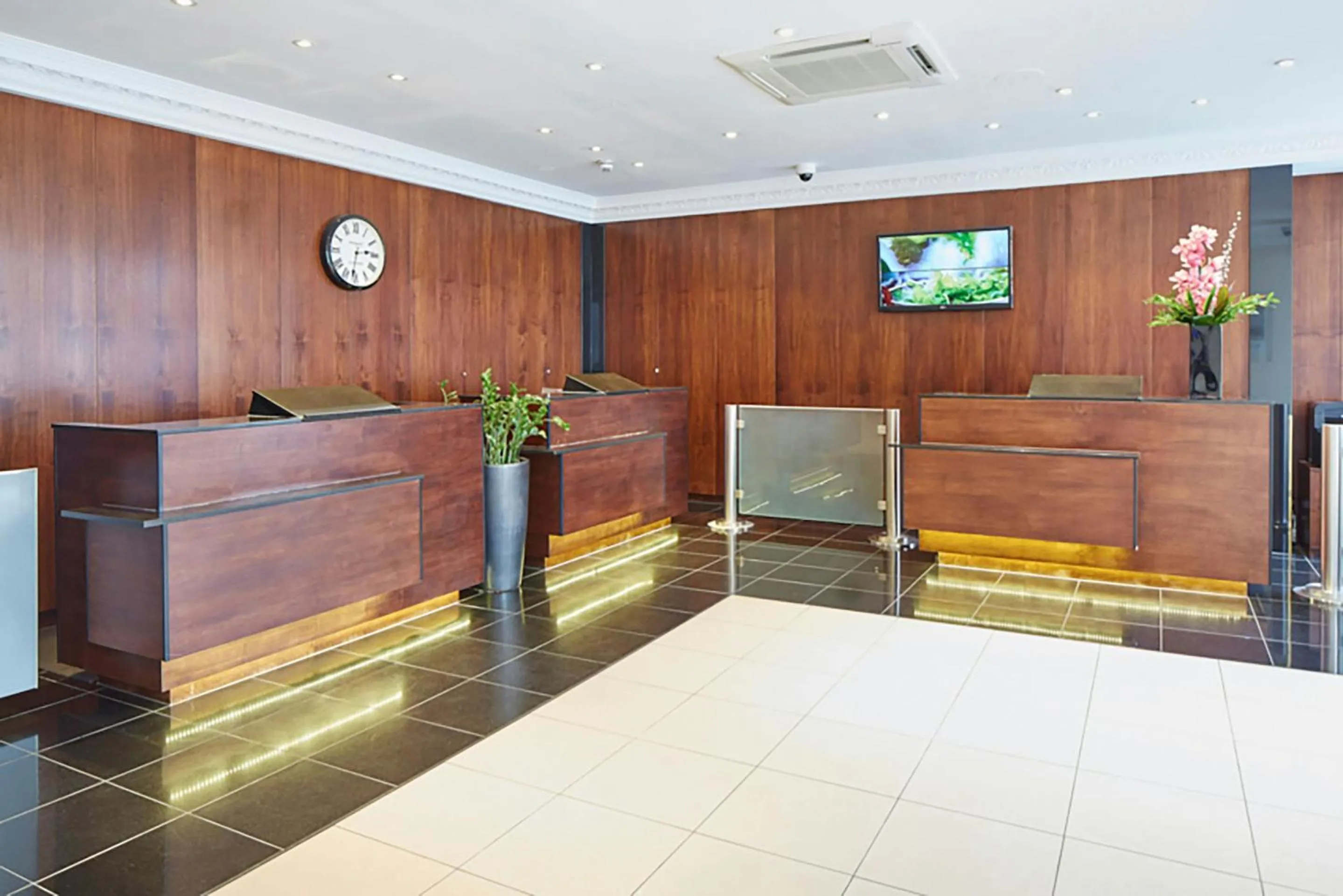 Lobby or reception in Lancaster Gate Hotel