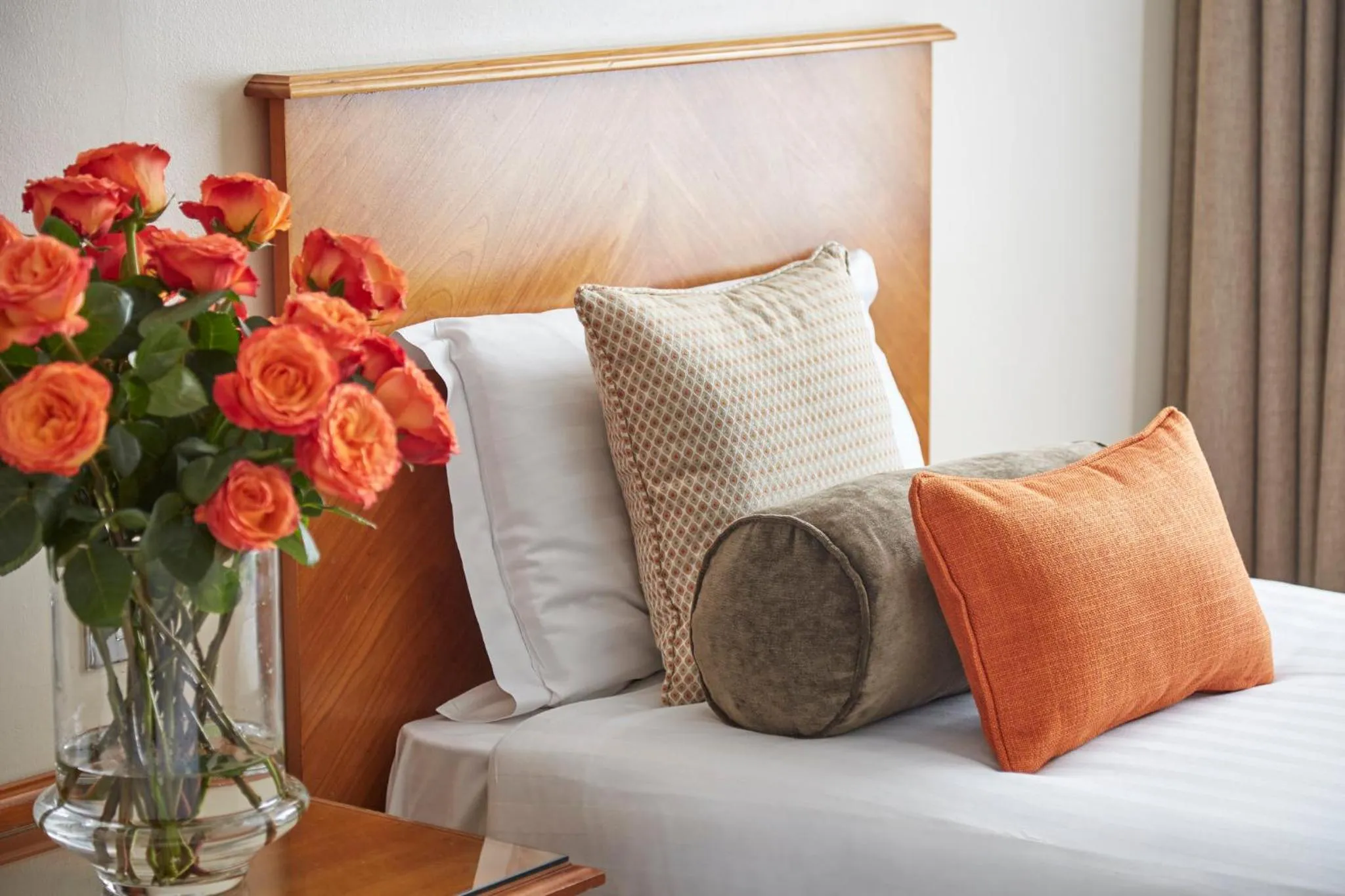 Photo of the whole room, Bed in Lancaster Gate Hotel