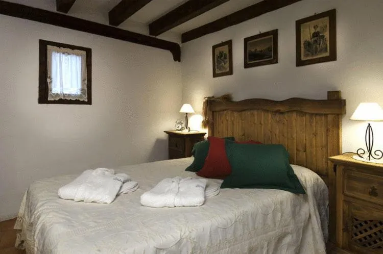 Photo of the whole room, Bed in La Casa de los Soportales