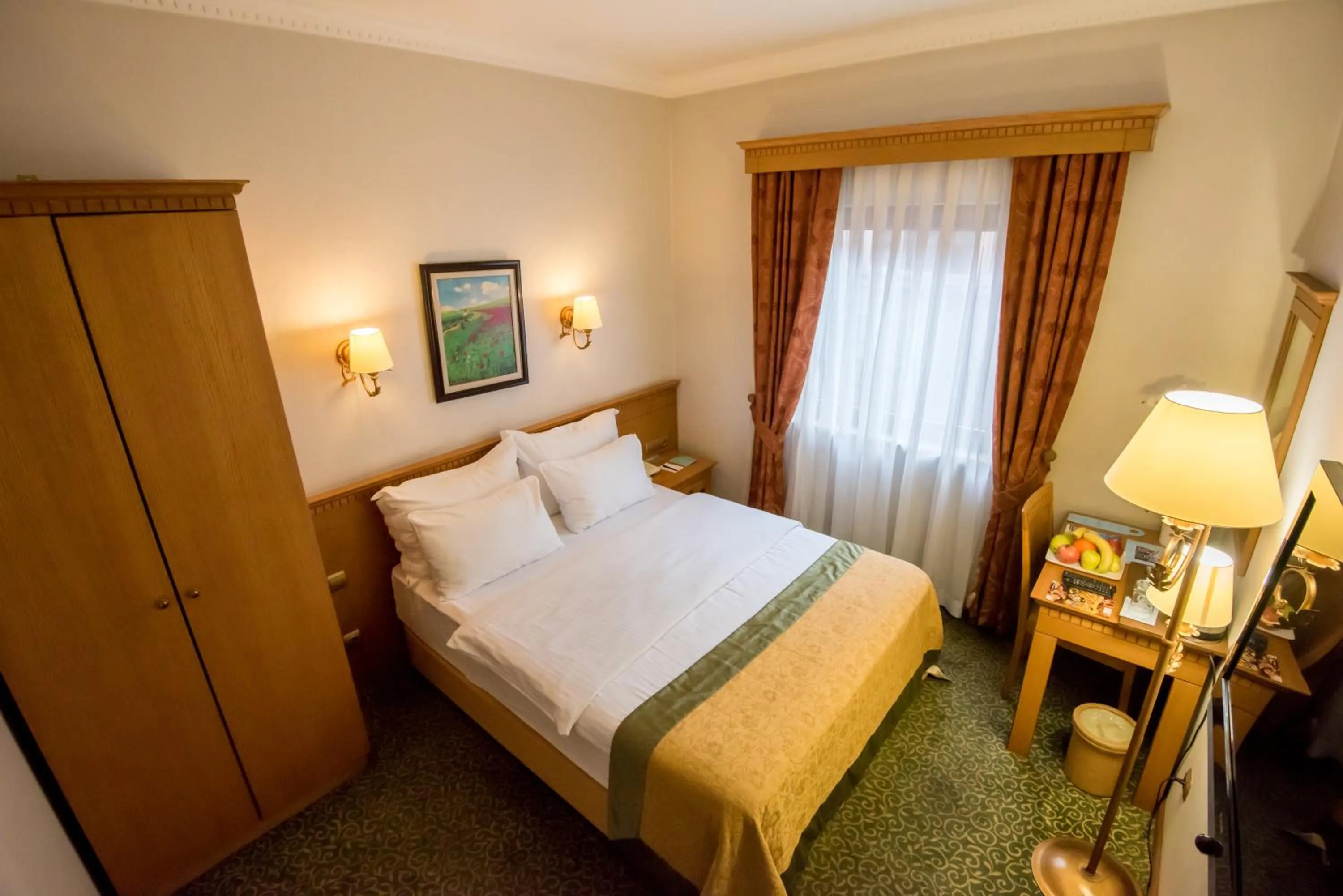 Photo of the whole room, Bed in Usta Park Hotel