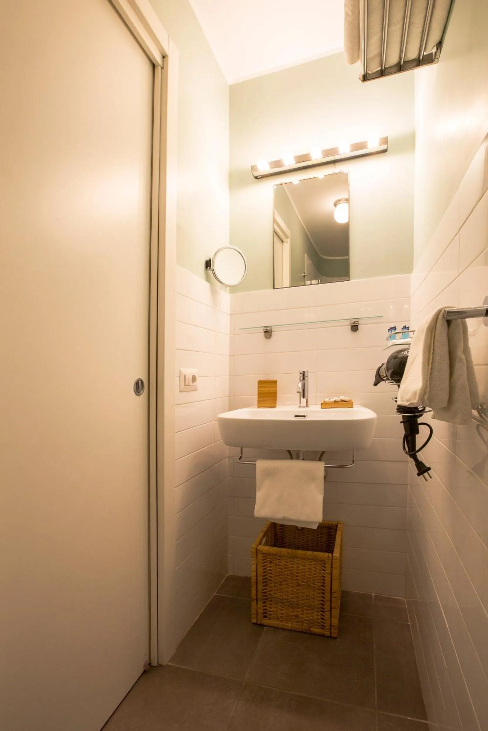 Bathroom in DEM Hotel