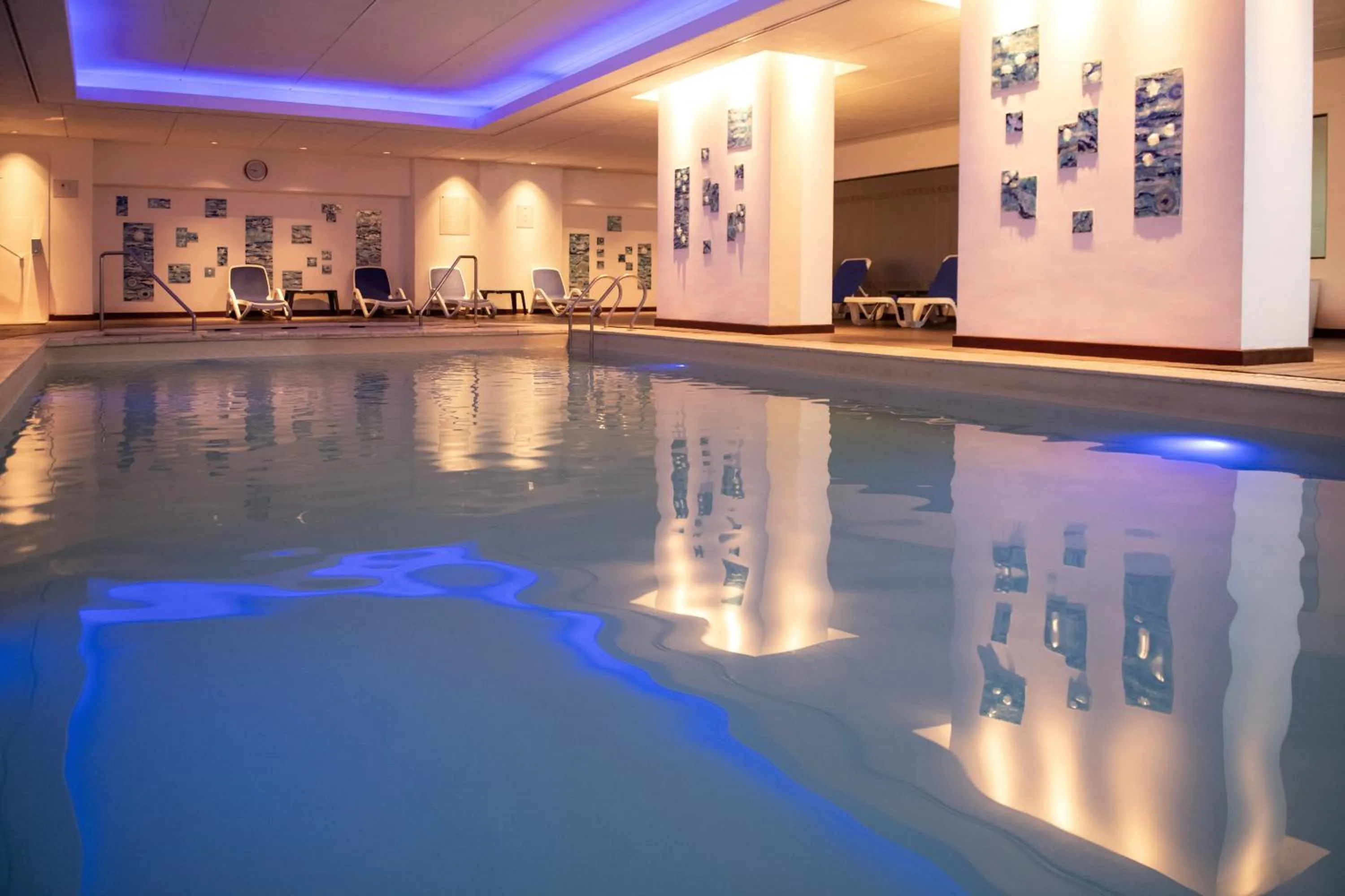 Swimming pool in Hotel Alejandro I - Affiliated by Meliá