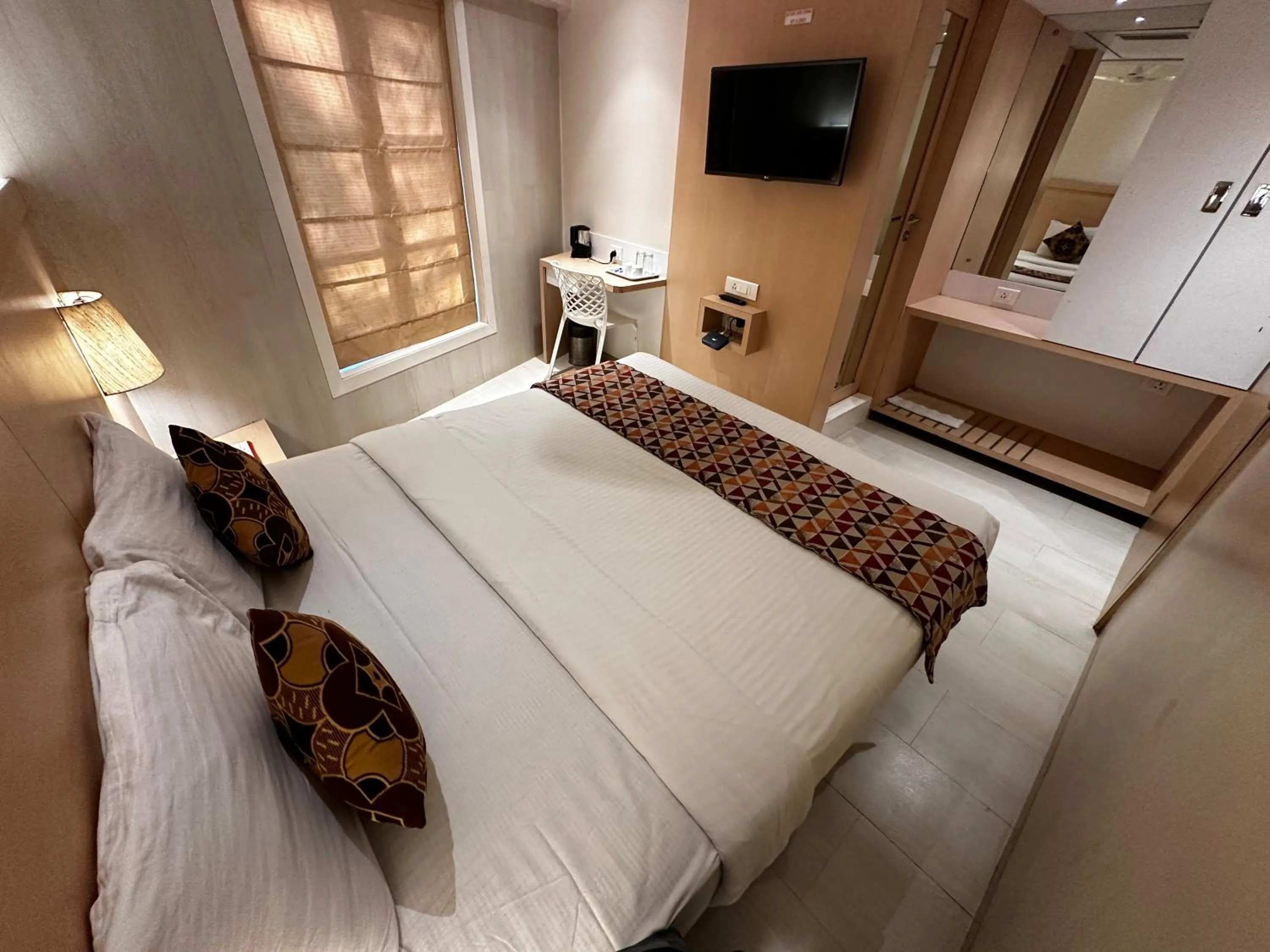 Bed in South Coast Hotel Wagle Estate Thane