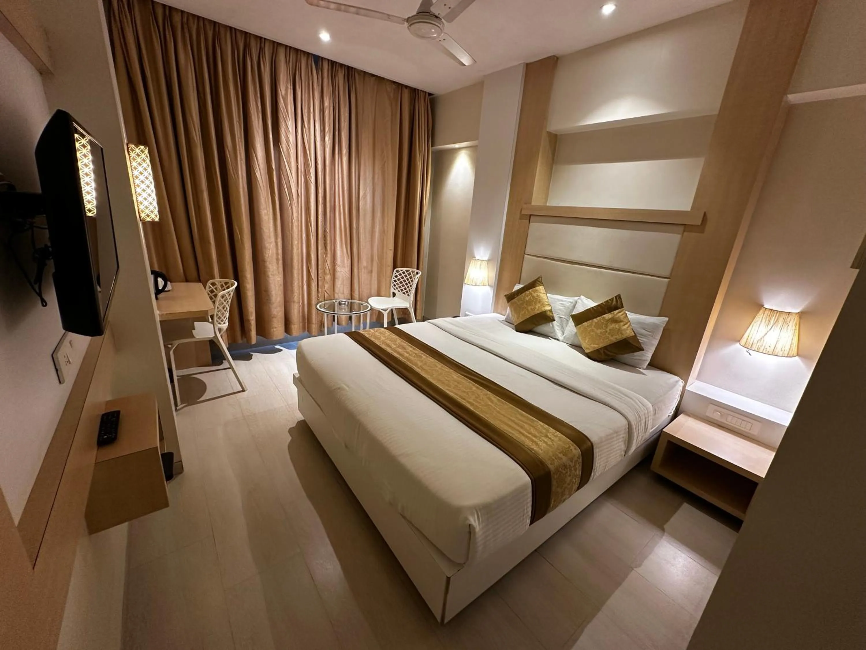 Bed in South Coast Hotel Wagle Estate Thane