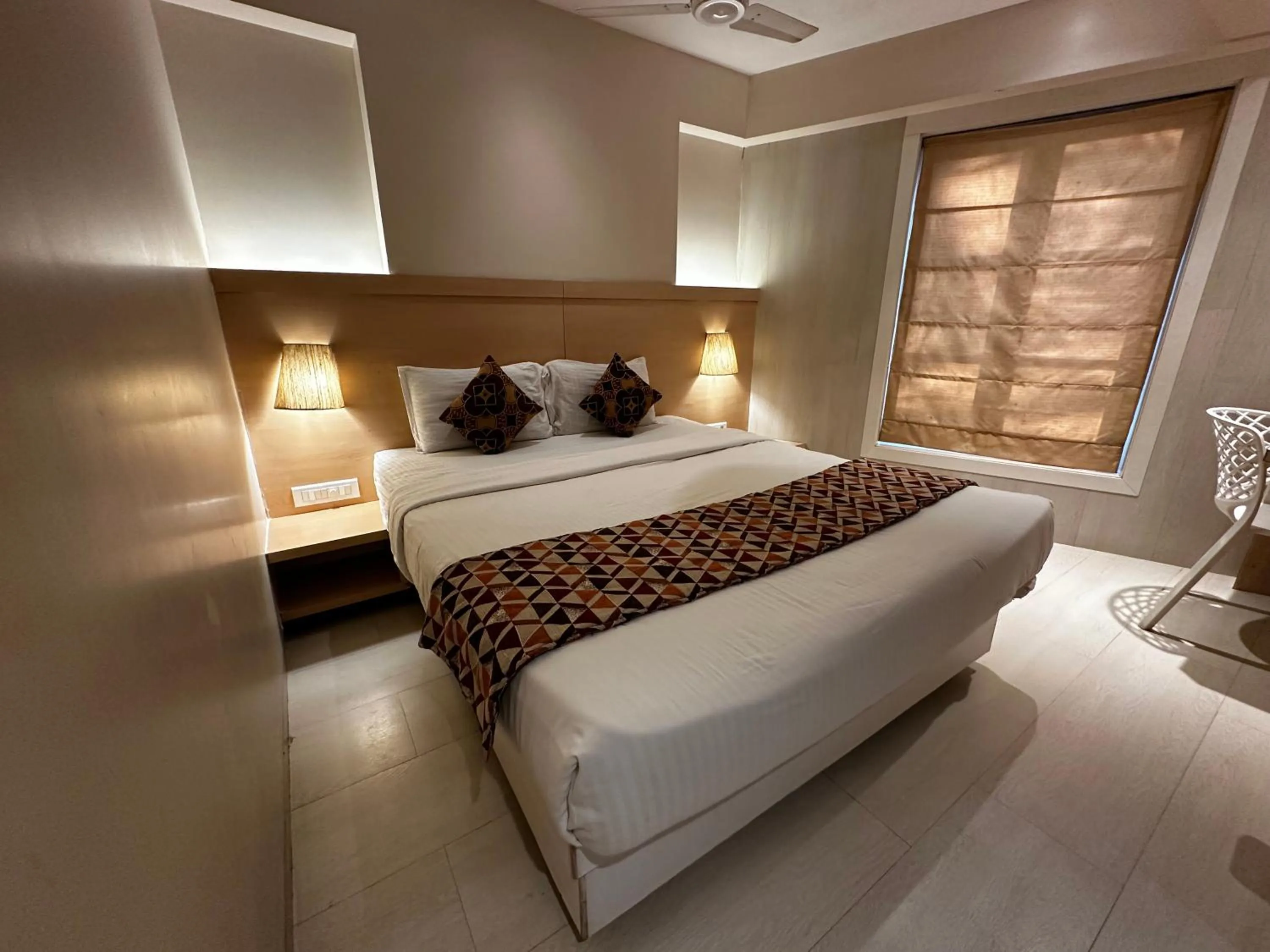 Bed in South Coast Hotel Wagle Estate Thane