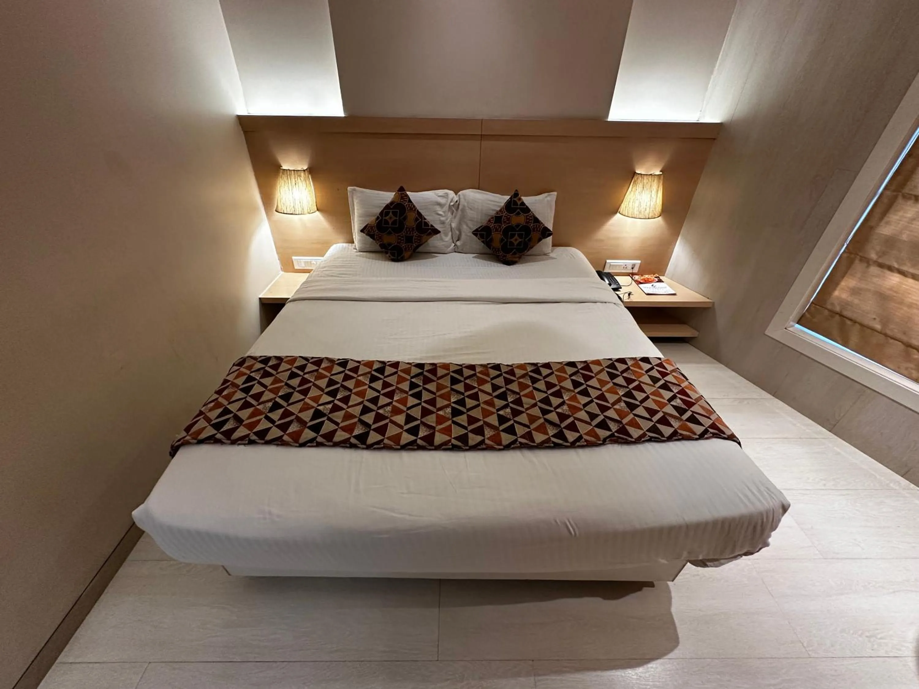 Bed in South Coast Hotel Wagle Estate Thane