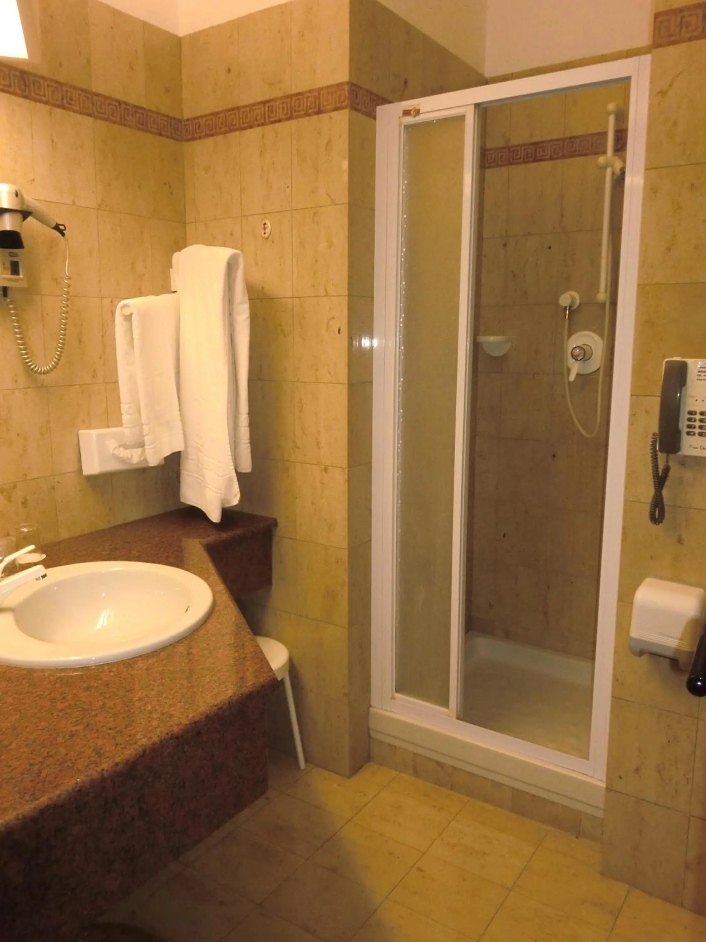 Bathroom in Hotel Ariston