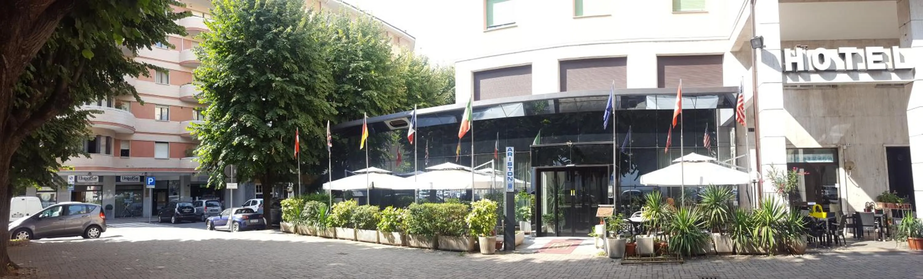 Facade/entrance in Hotel Ariston