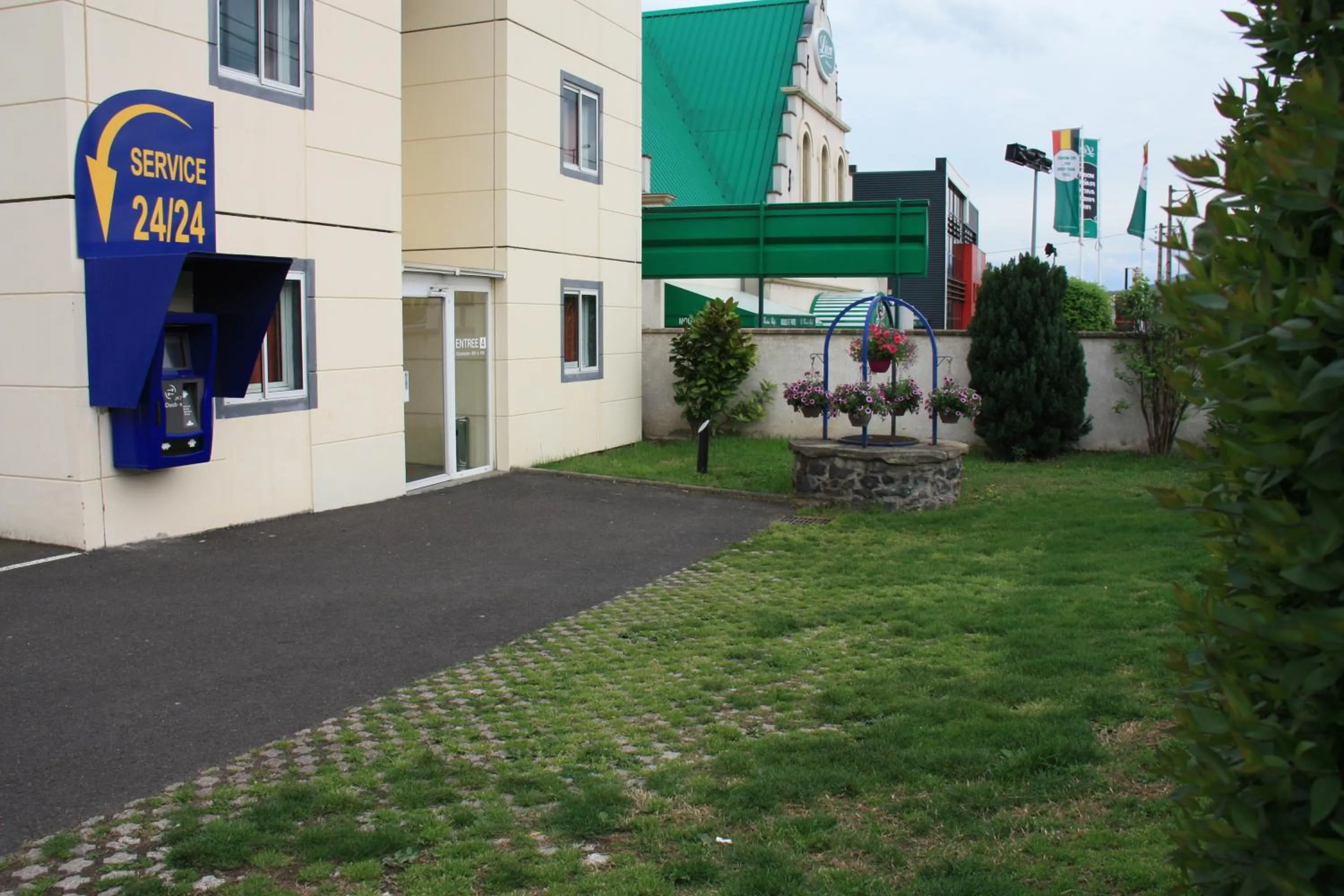 Facade/entrance in Hotel Lune Etoile
