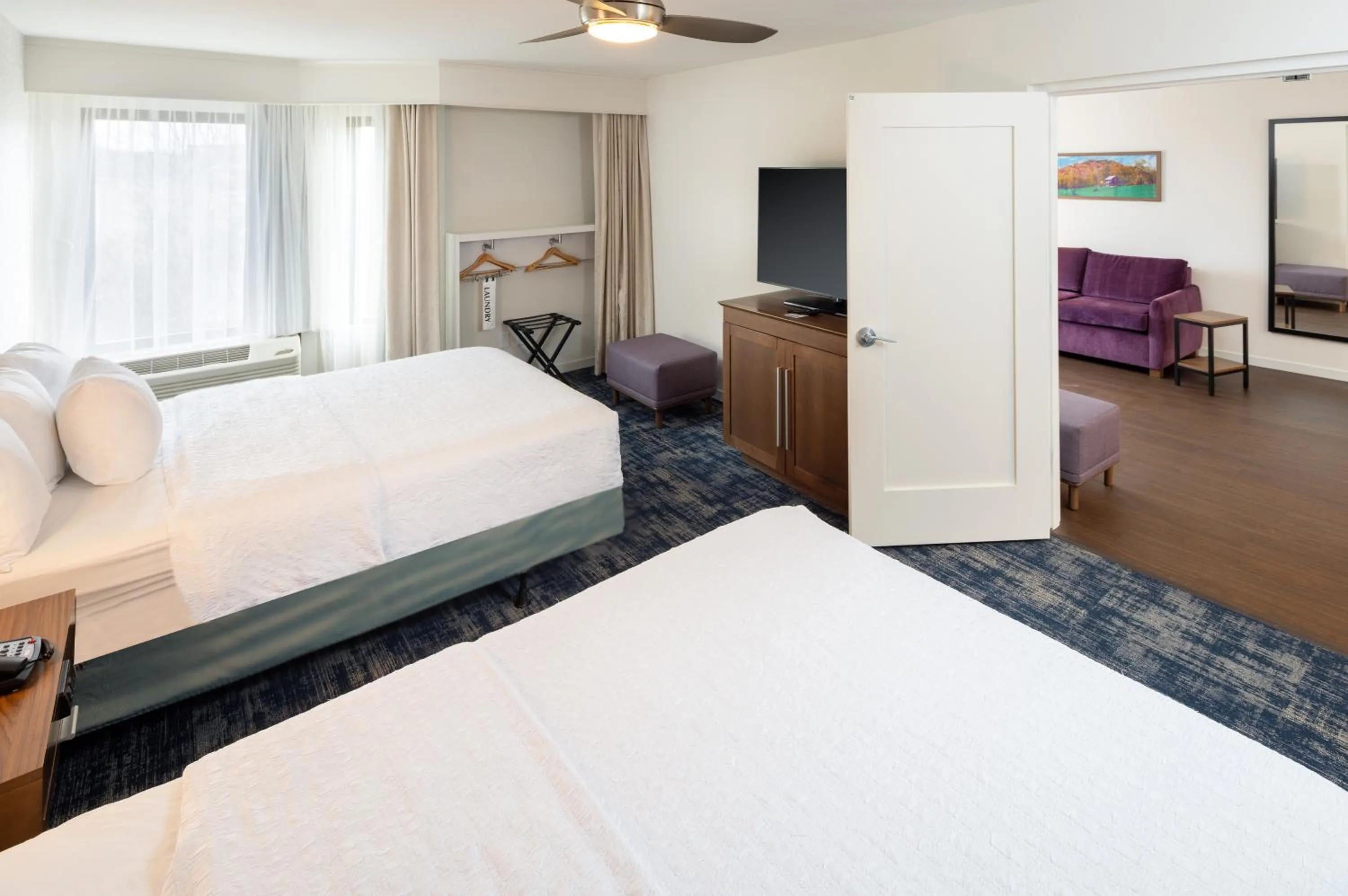 Bedroom, Bed in Hampton Inn and Suites Asheville Airport