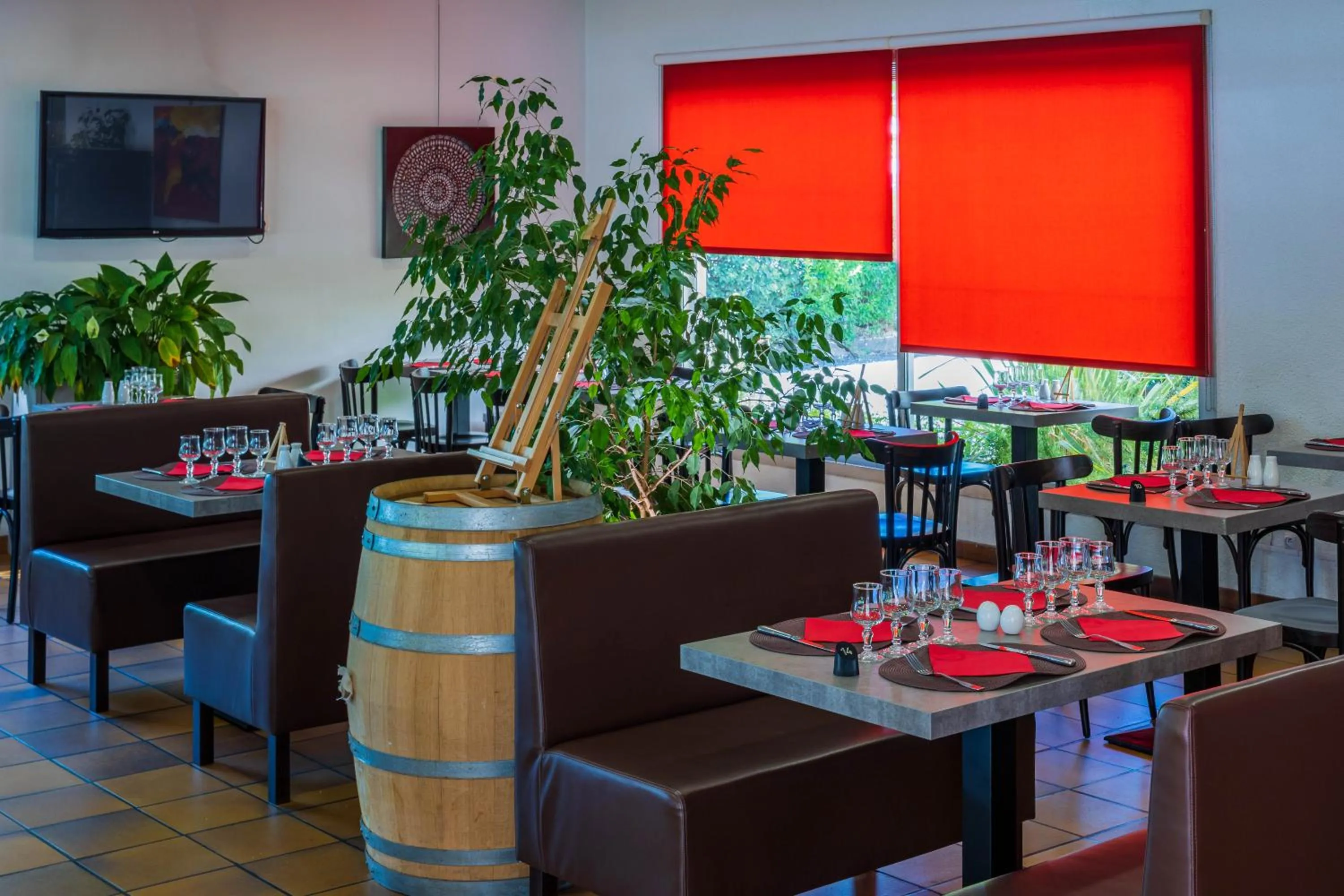 Restaurant/places to eat in Logis Hotel Noemys Brive - Restaurant Le Teinchurier